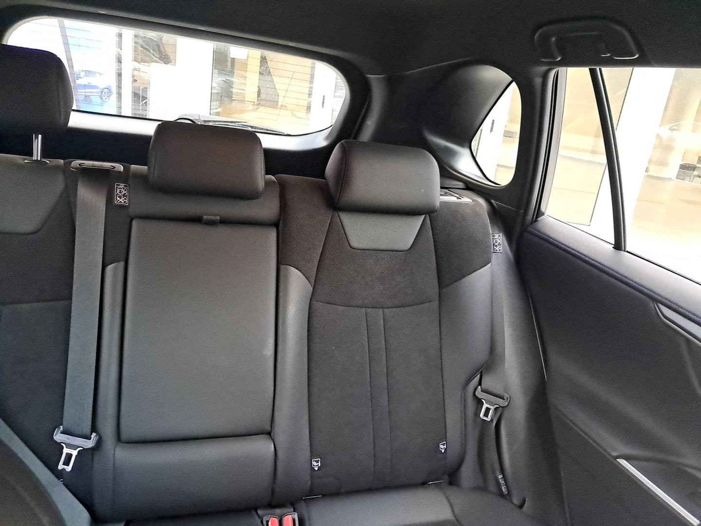 Vente en ligne Toyota RAV4 RAV4 Hybride 222 ch AWD-i au prix de 36 990 €