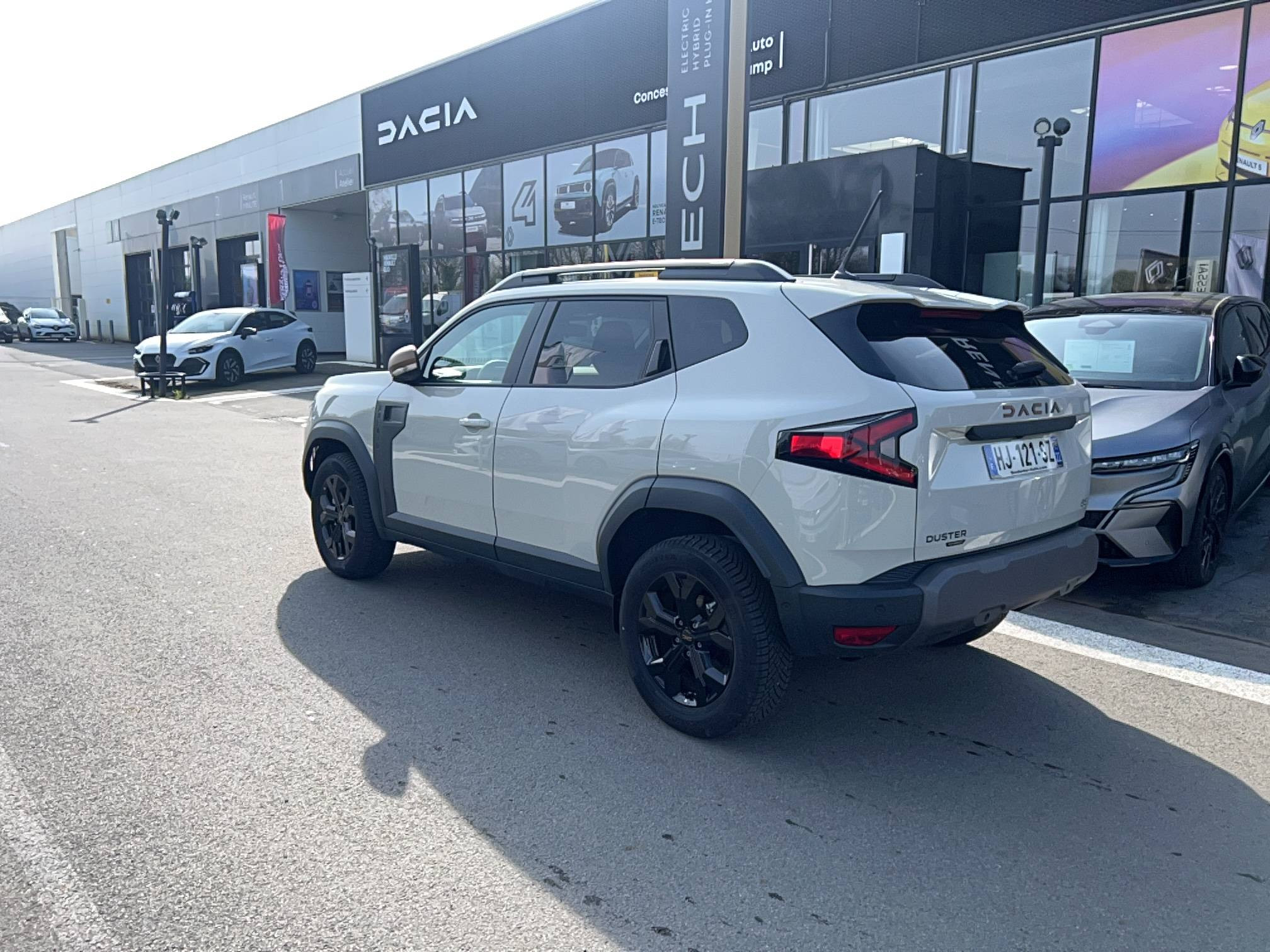Vente en ligne Dacia Duster  Hybrid-G 150 4x4 au prix de 32 600 €