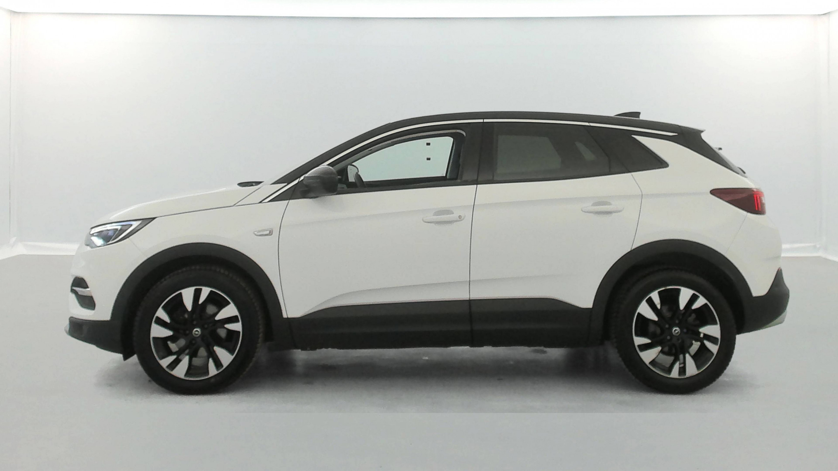 Vente en ligne Opel Grandland X  1.5 Diesel 130 ch BVA8 au prix de 15 990 €