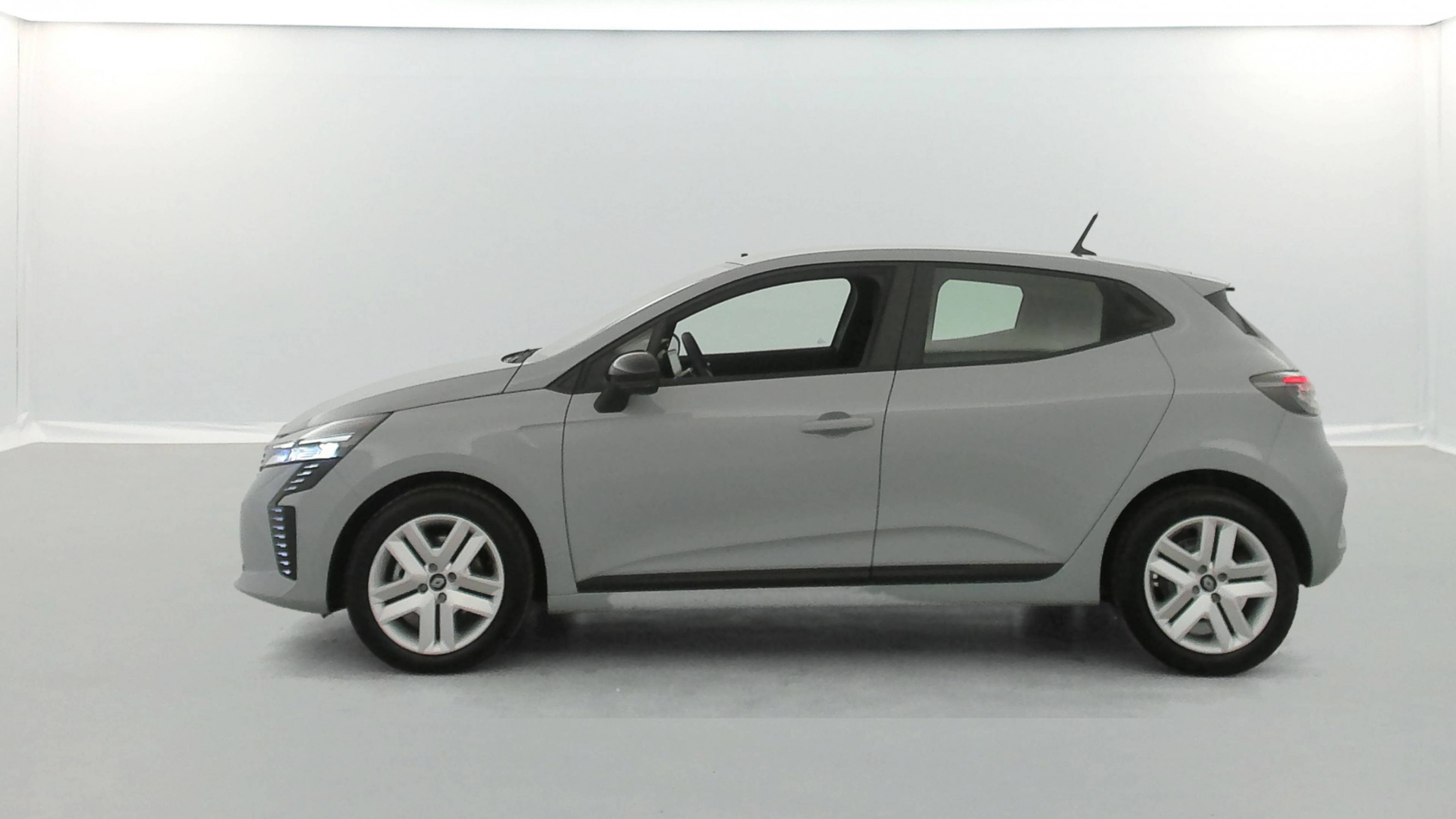 Vente en ligne Renault Clio 5 Clio Blue dCi 100 ch GSR2 au prix de 18 490 €