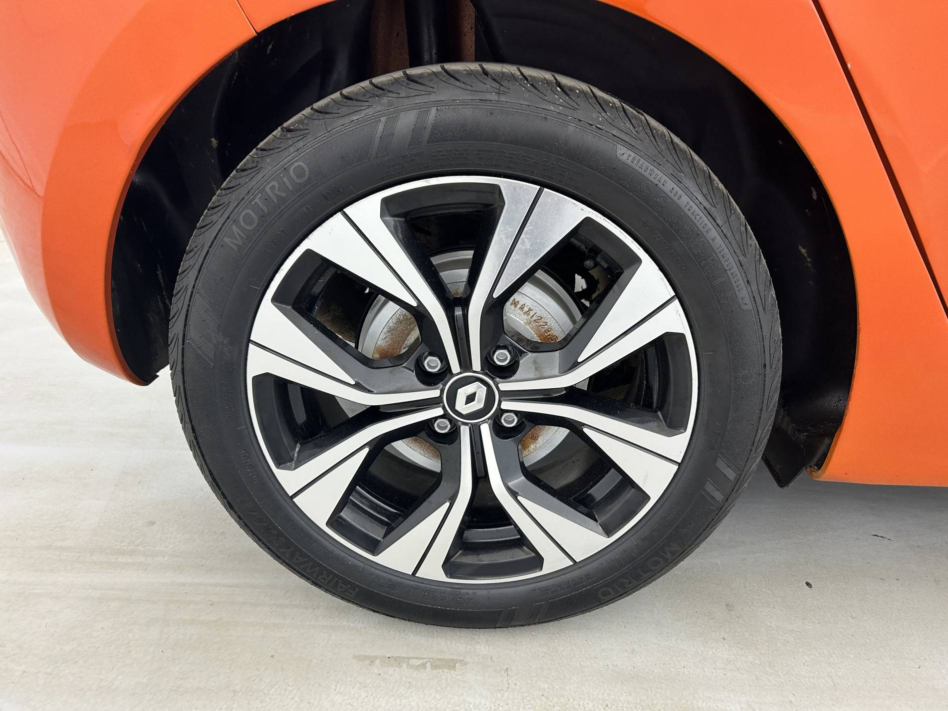 Vente en ligne Renault Clio 5 Clio E-Tech hybride 145 au prix de 15 490 €