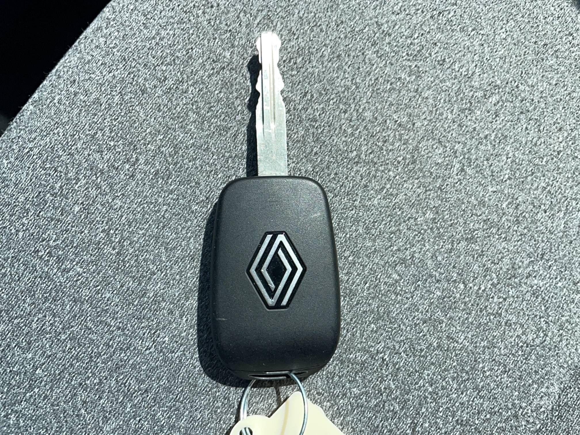 Vente en ligne Renault Clio 5 Clio TCe 90 au prix de 15 990 €