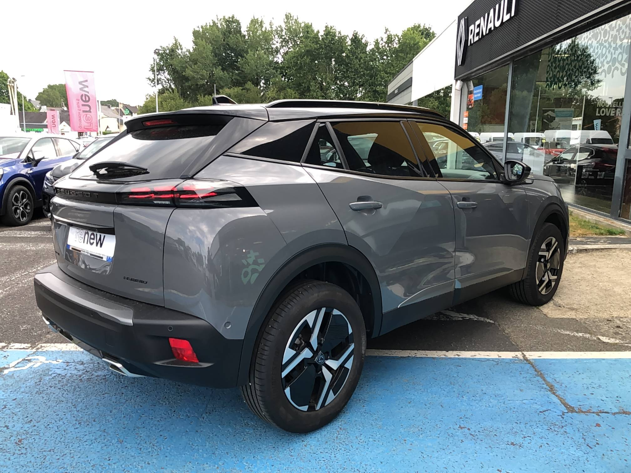 Vente en ligne Peugeot 2008  Hybrid 145 e-DCS6 au prix de 27 770 €