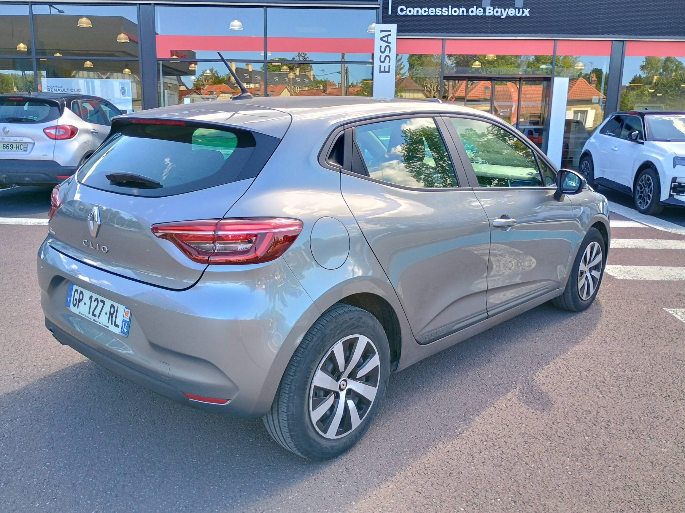 Vente en ligne Renault Clio 5 Clio TCe 90 au prix de 13 990 €