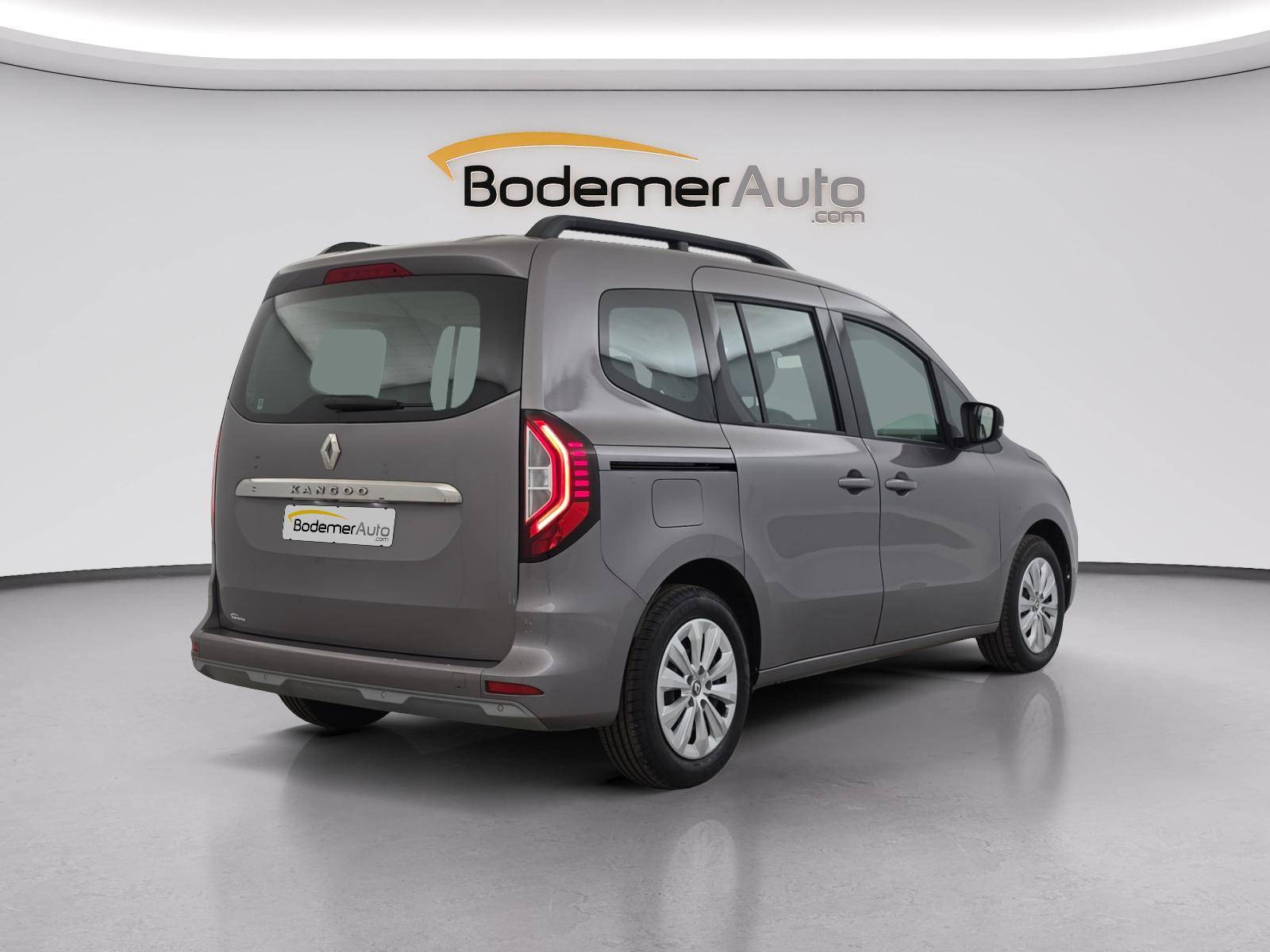 Vente en ligne Renault Kangoo  Blue dCi 95 au prix de 17 491 €