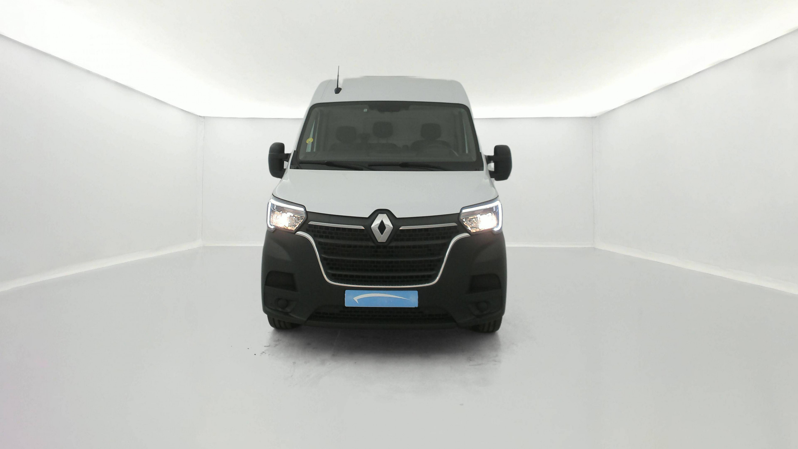 Vente en ligne Renault Master Fourgon MASTER FGN TRAC F3500 L2H2 BLUE DCI 135 au prix de 24 990 €