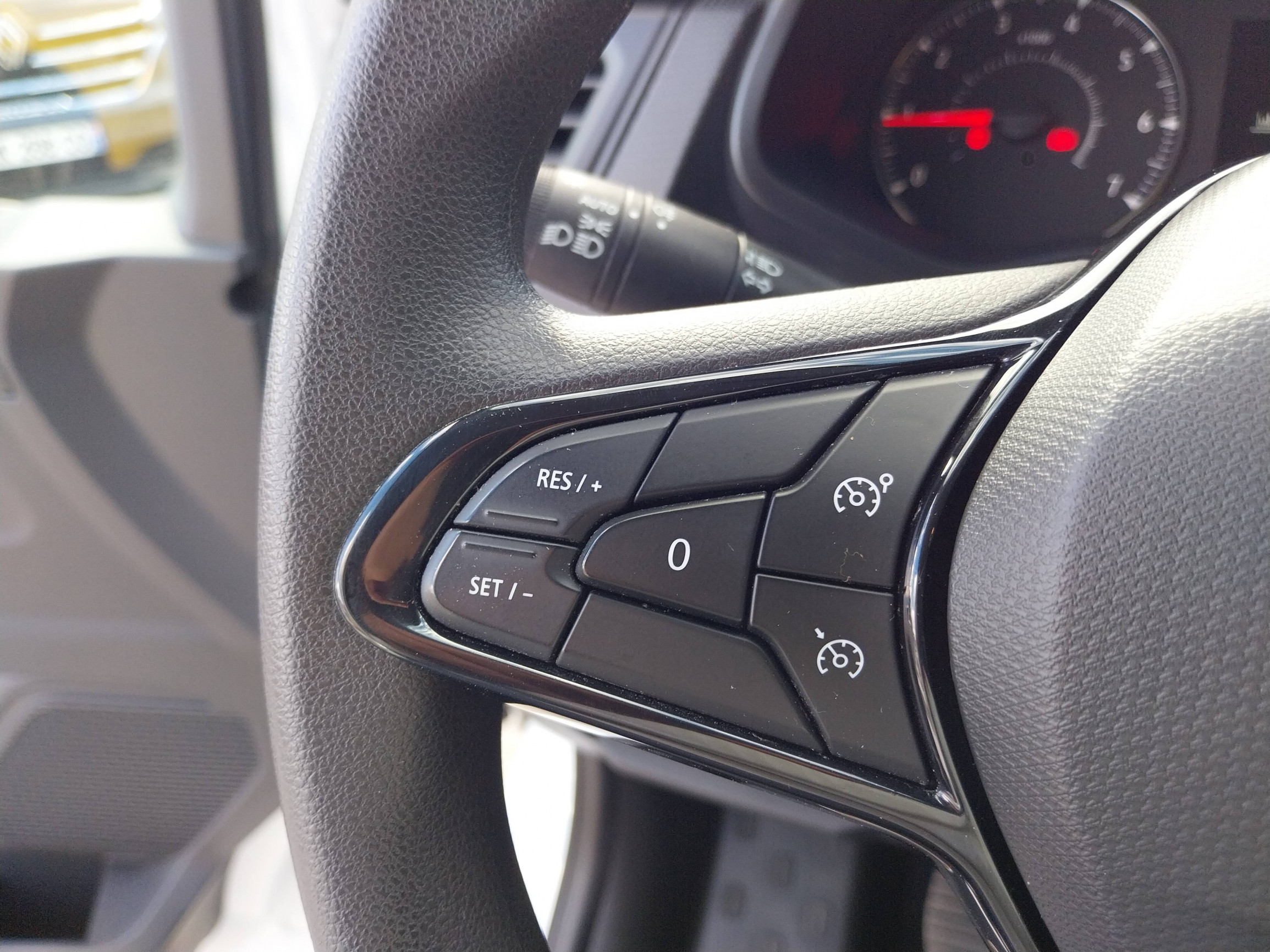 Vente en ligne Renault Trafic 3 Fourgon TRAFIC FG BLUE DCI 130 L1H1 3T GSR2 au prix de 22 990 €
