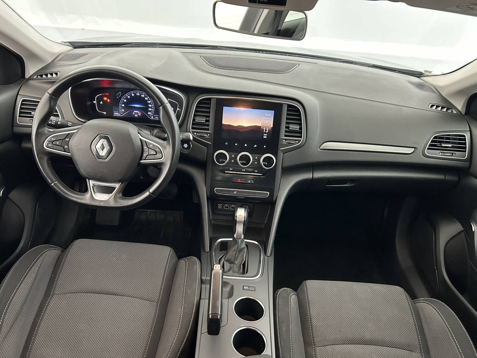Vente en ligne Renault Megane 4  Blue dCi 115 EDC au prix de 17 990 €