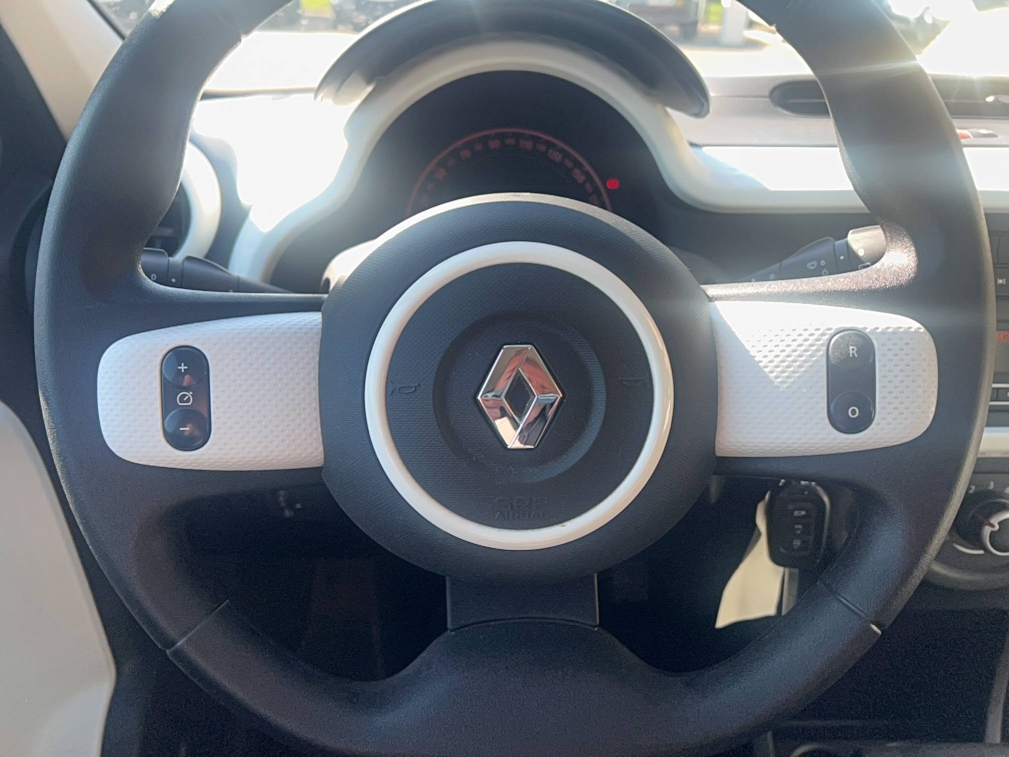 Vente en ligne Renault Twingo 3  1.0 SCe 70 au prix de 12 991 €