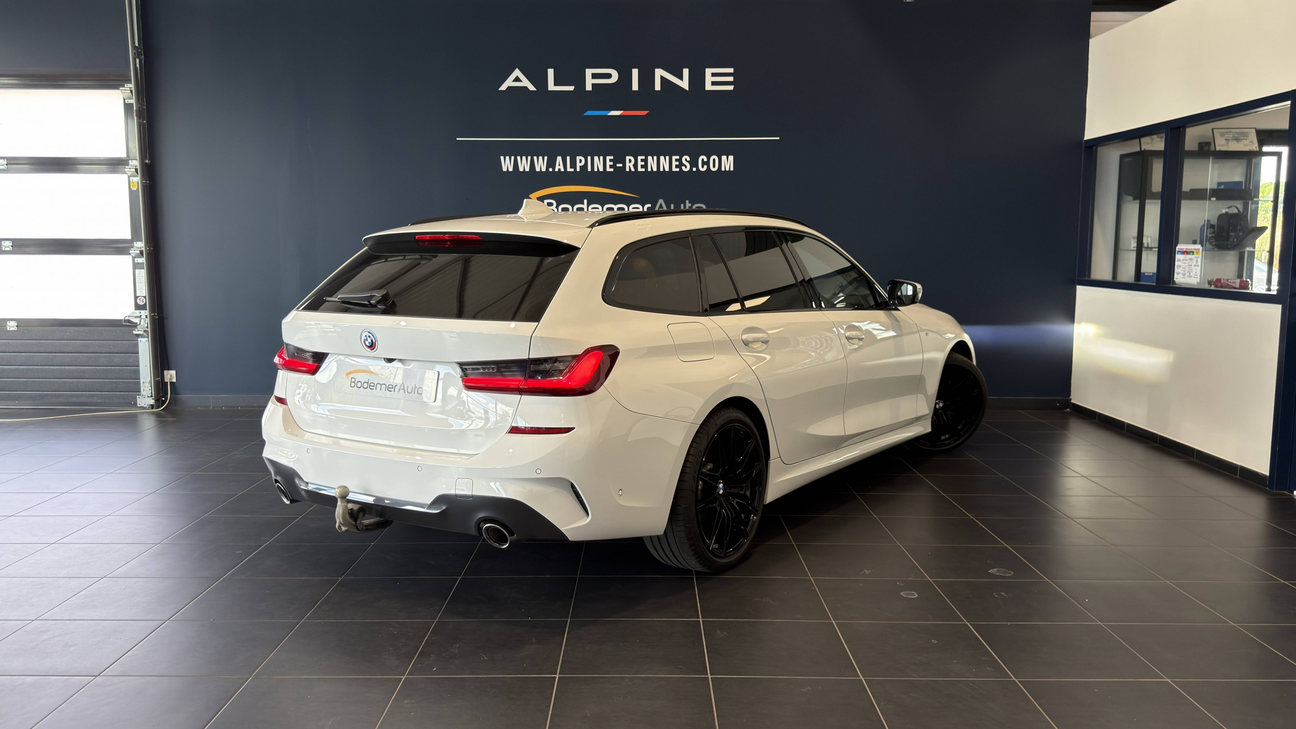 Vente en ligne Bmw Série 3 Touring Touring 330d 286 ch BVA8 au prix de 47 990 €