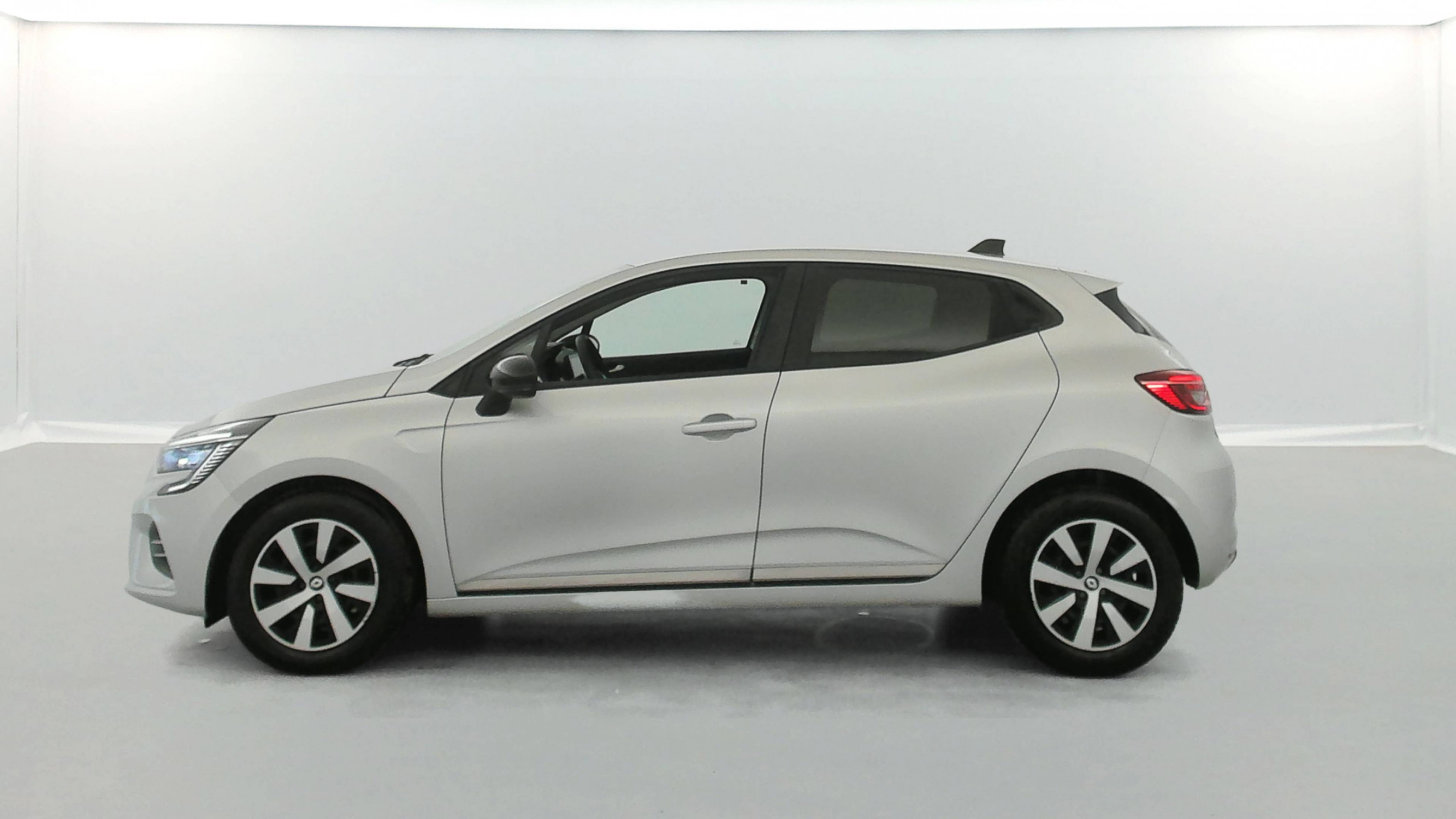 Vente en ligne Renault Clio 5 Clio TCe 90 au prix de 14 890 €