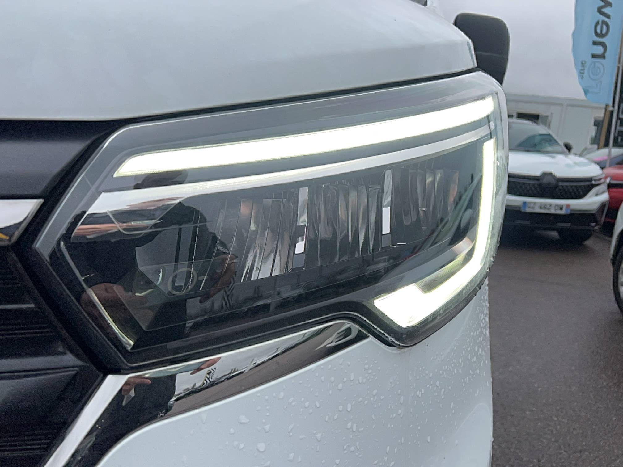 Vente en ligne Renault Trafic 3 Fourgon TRAFIC FGN L1H1 2T8 BLUE DCI 150 EDC GSR2 au prix de 29 991 €