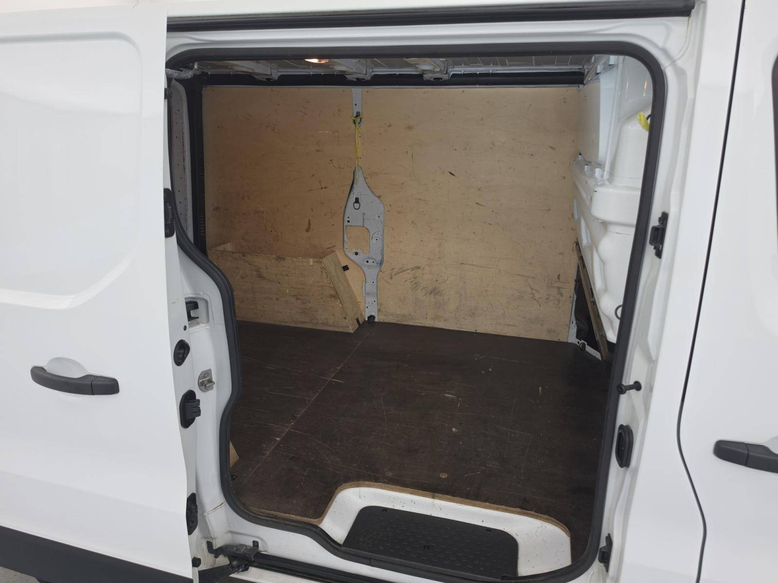 Vente en ligne Renault Trafic 3 Fourgon TRAFIC FG BLUE DCI 130 L1H1 3T GSR2 au prix de 22 890 €