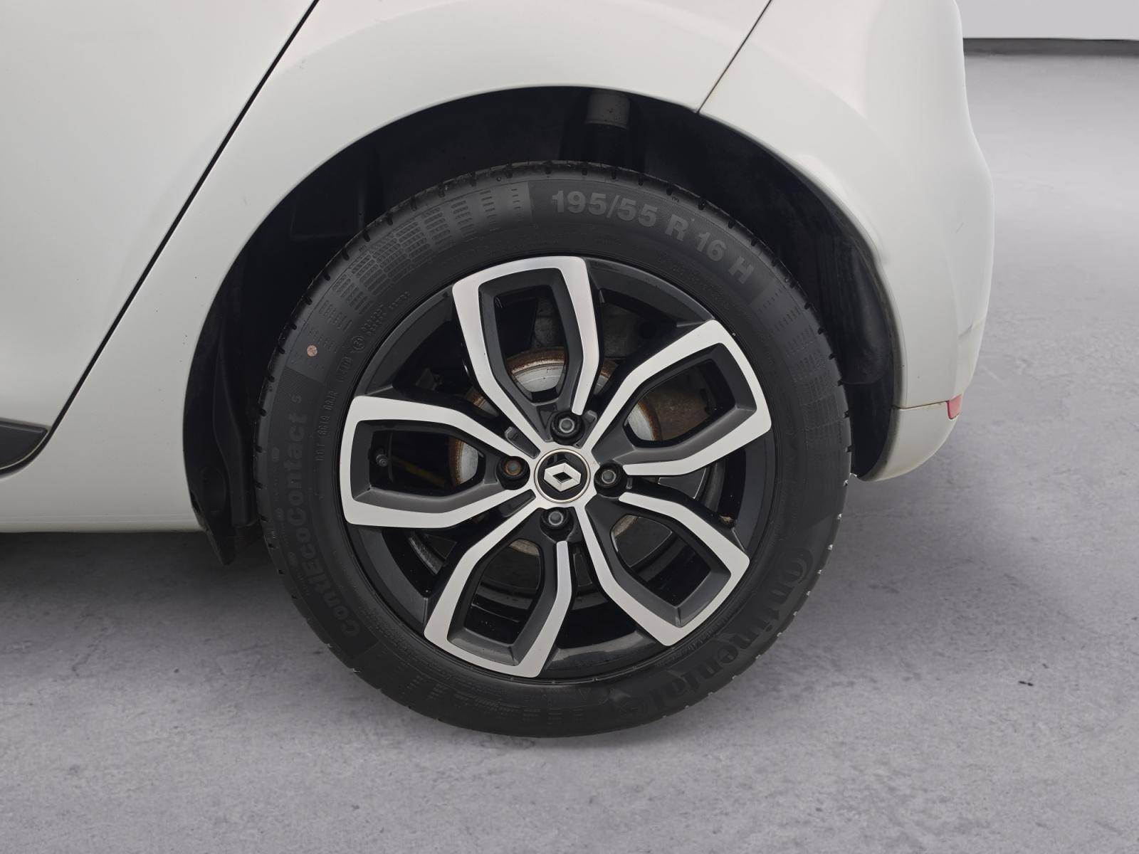Vente en ligne Renault Clio 4 Clio TCe 90 E6C au prix de 10 990 €