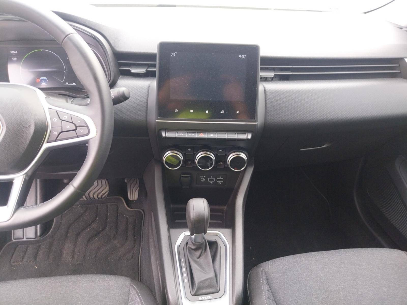 Vente en ligne Renault Clio 5 Clio E-Tech 140 - 21N au prix de 15 990 €