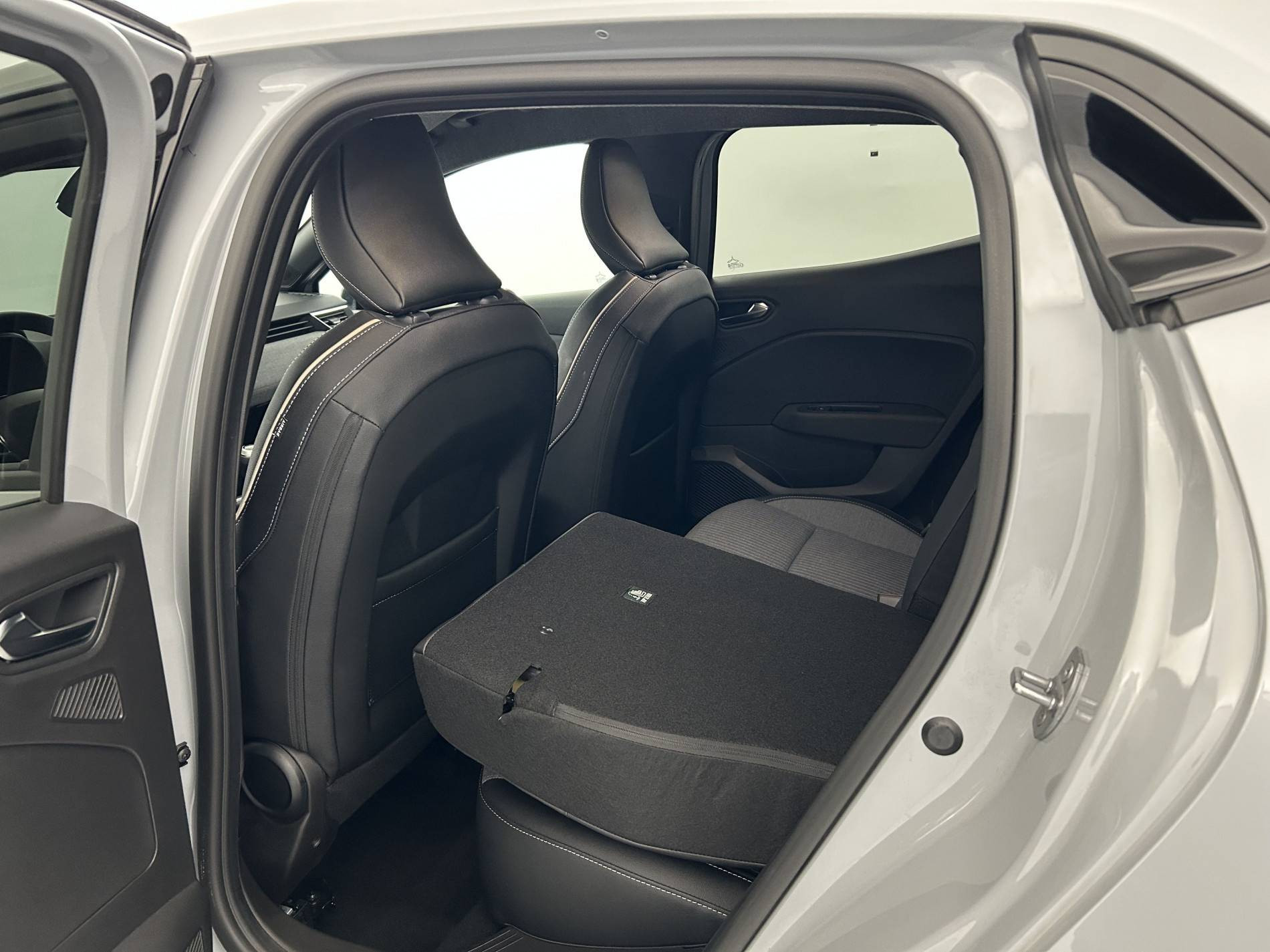 Vente en ligne Renault Clio 5 Clio TCe 90 ch GSR2 au prix de 17 990 €