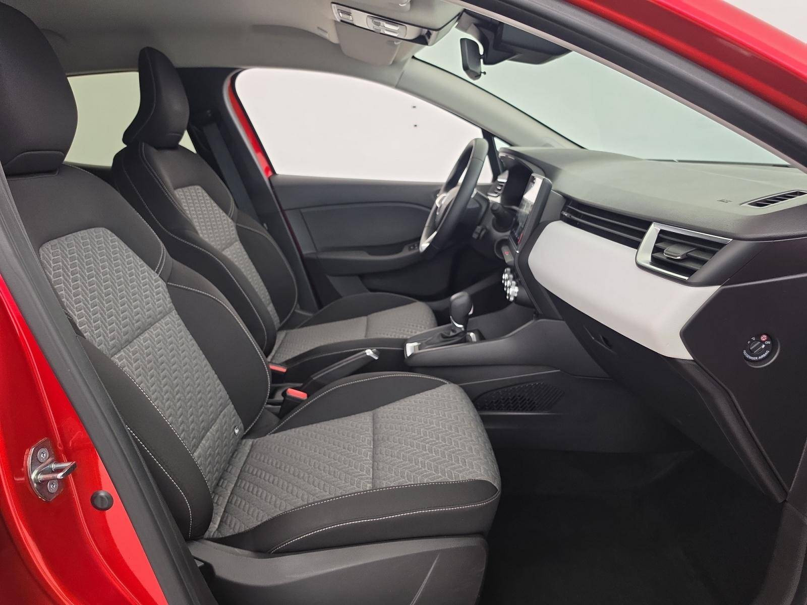 Vente en ligne Renault Clio 5 Clio E-Tech full hybrid 145 au prix de 17 990 €