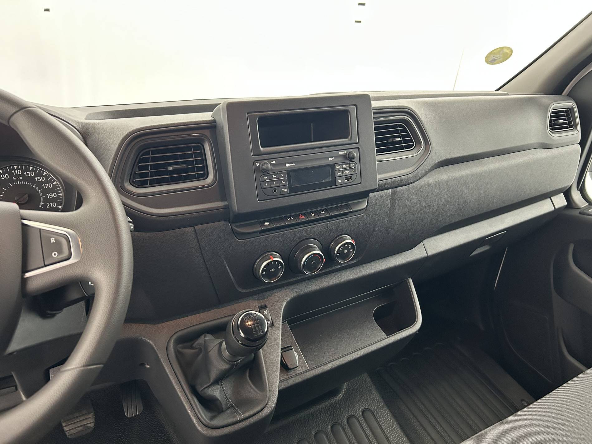 Vente en ligne Renault Master Fourgon MASTER FGN TRAC F3500 L3H3 BLUE DCI 135 au prix de 28 790 €