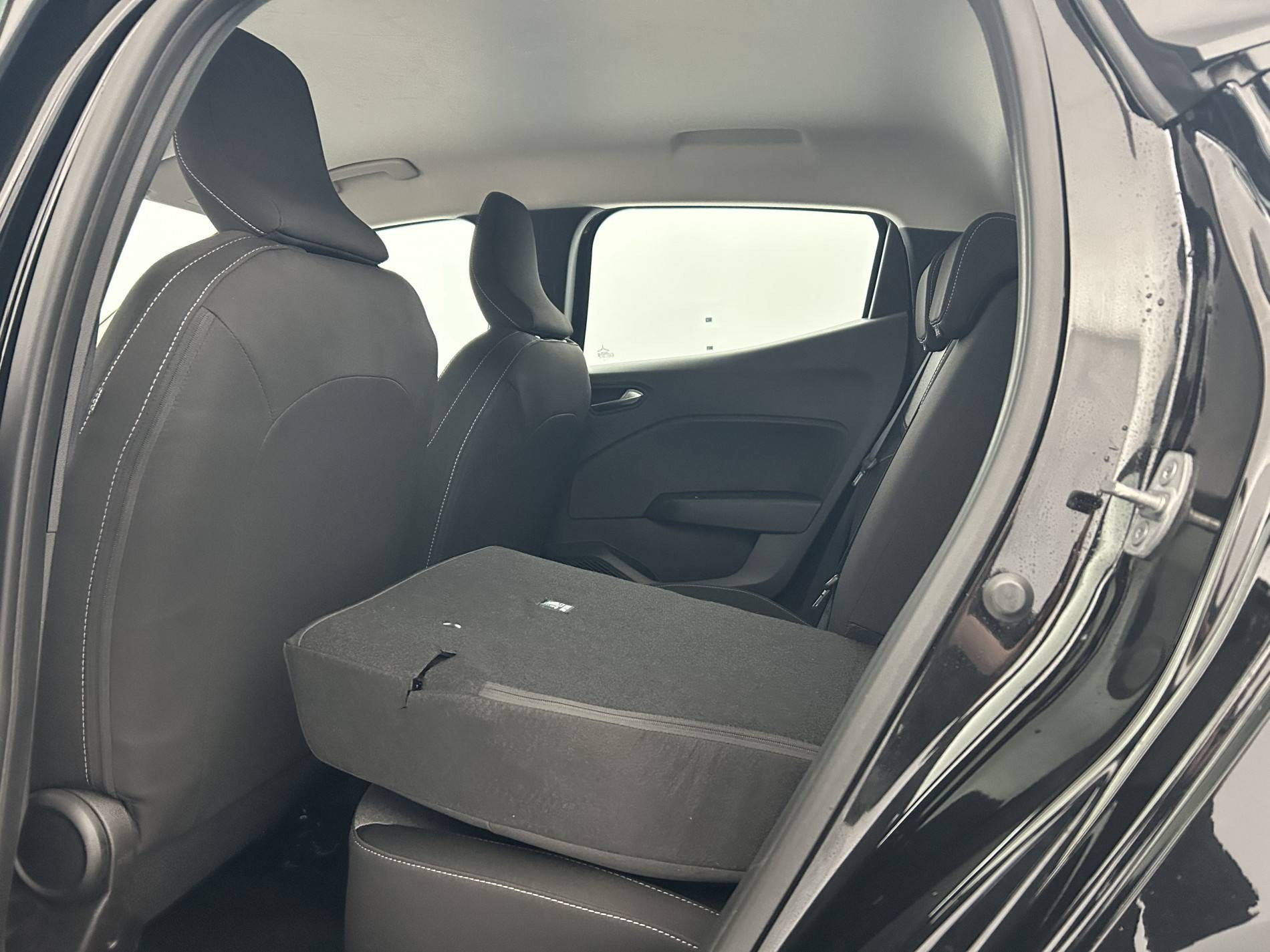 Vente en ligne Renault Clio 5 Clio E-Tech full hybrid 145 ch GSR2 au prix de 20 300 €