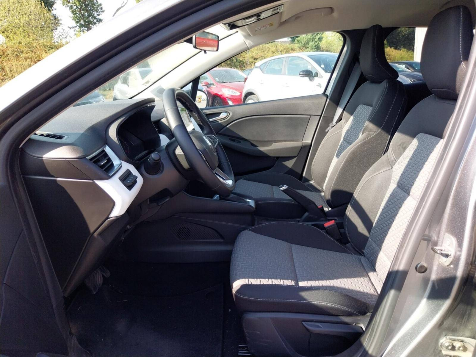 Vente en ligne Renault Clio 5 Clio E-Tech full hybrid 145 au prix de 17 490 €