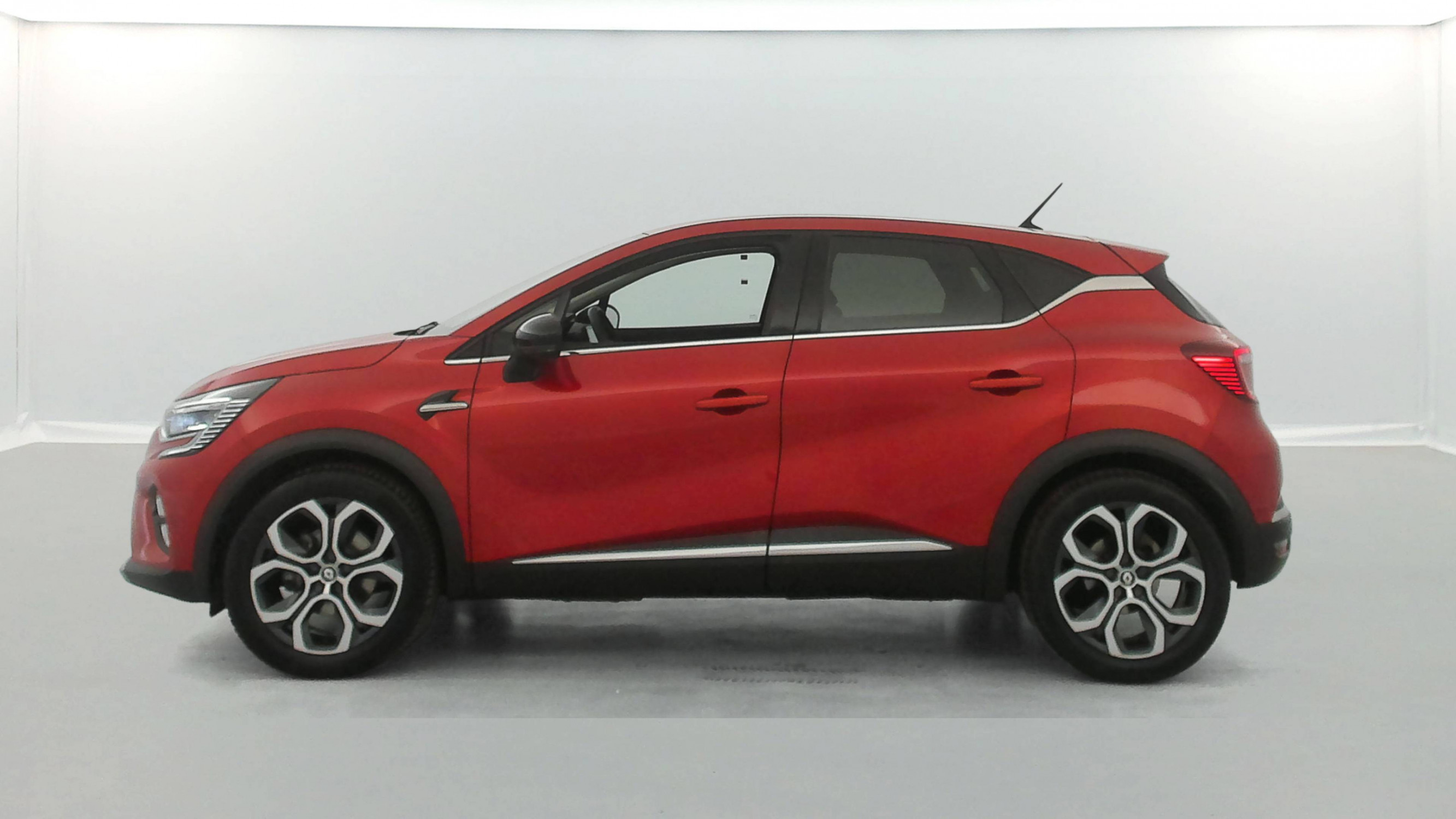 Vente en ligne Renault Captur  E-Tech 145 - 21 au prix de 18 990 €