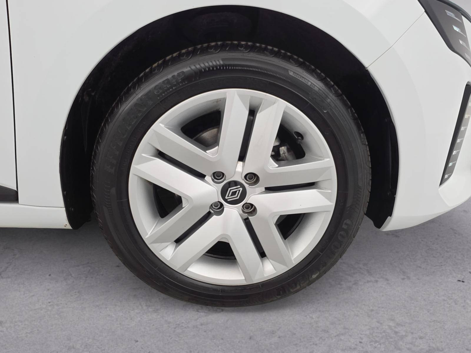 Vente en ligne Renault Clio 5 Clio Blue dCi 100 ch GSR2 au prix de 17 390 €