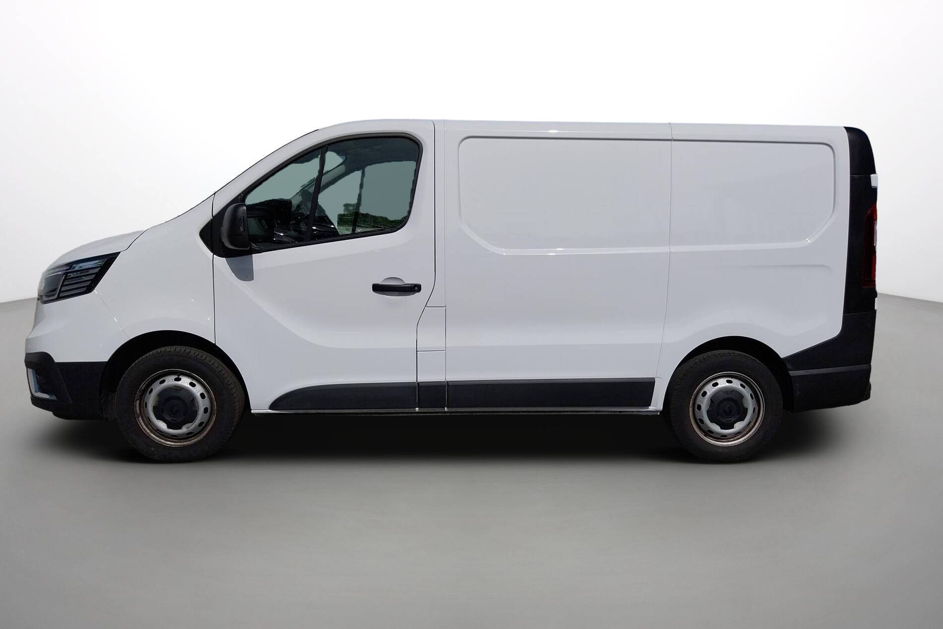 Vente en ligne Renault Trafic 3 Fourgon TRAFIC FGN L1H1 2800 KG BLUE DCI 110 au prix de 21 490 €