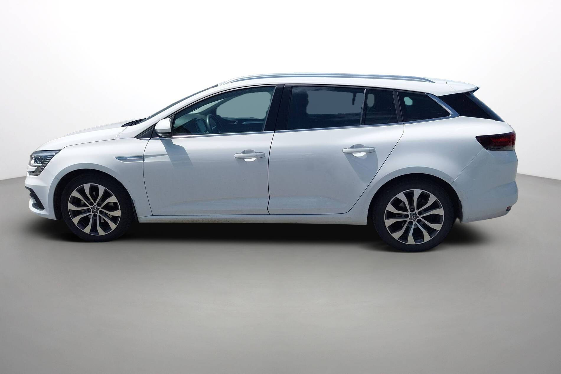 Vente en ligne Renault Megane 4 Estate  TCe 140 EDC au prix de 18 950 €