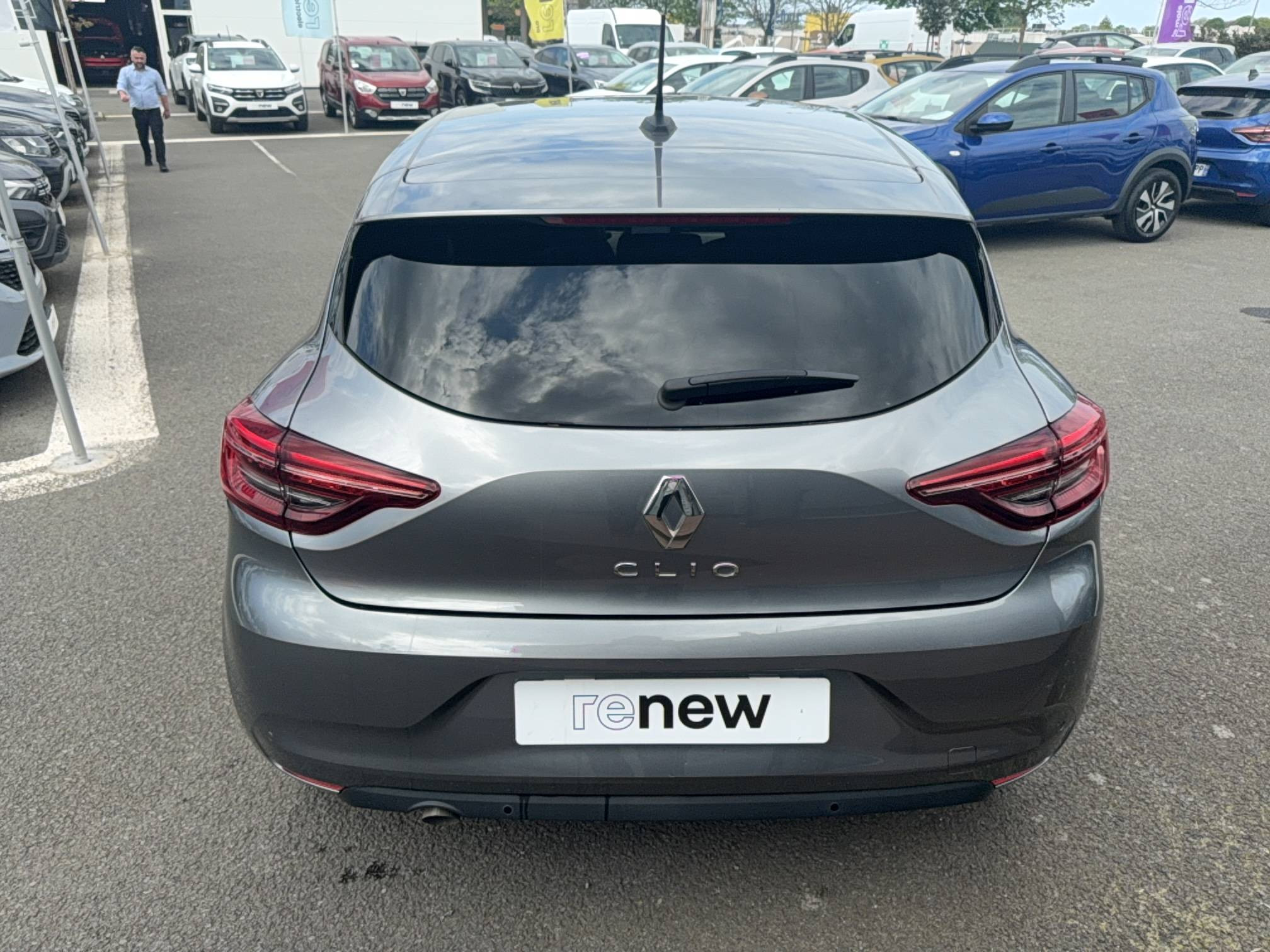 Vente en ligne Renault Clio 5 Clio TCe 90 au prix de 14 990 €