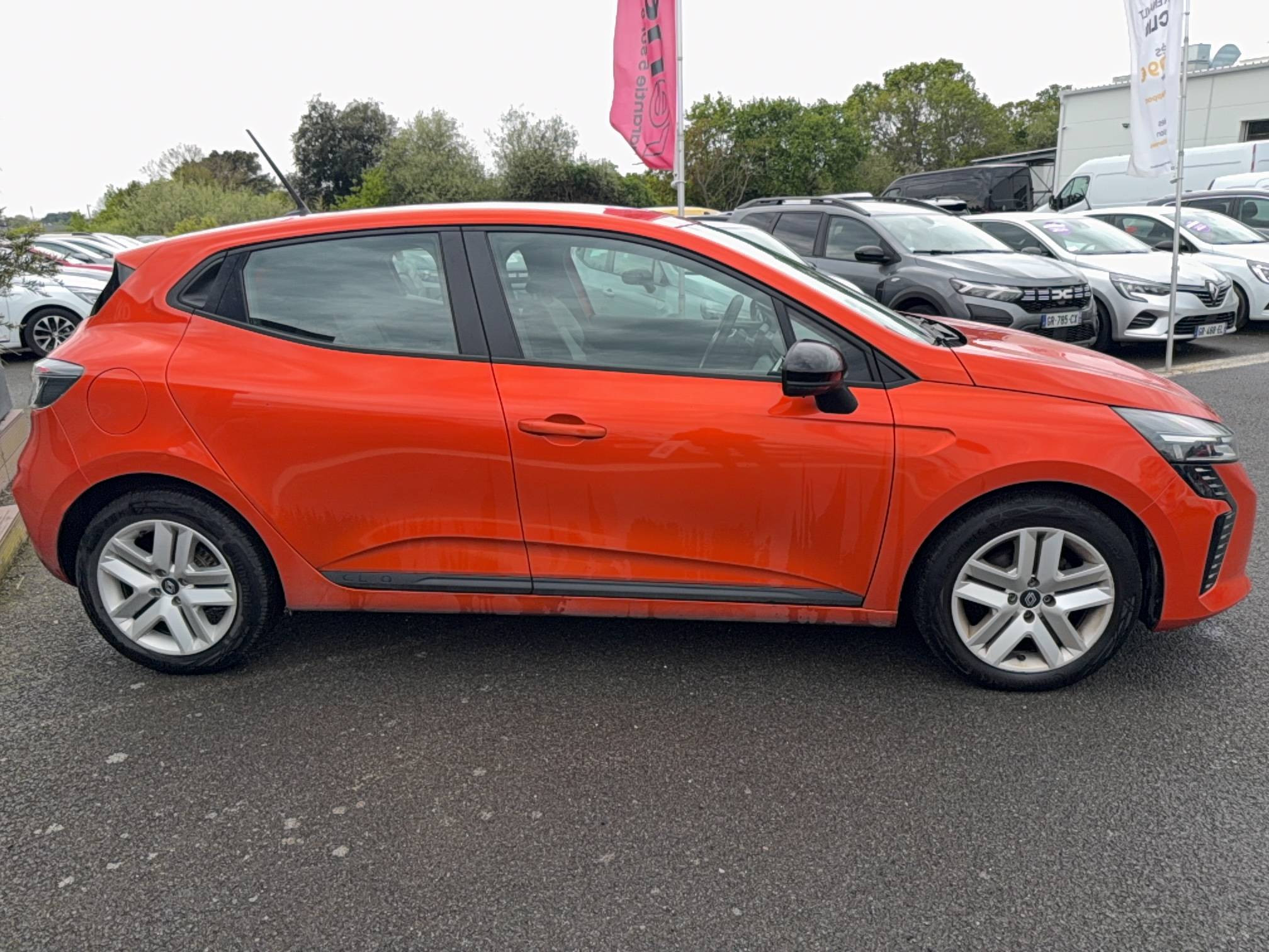 Vente en ligne Renault Clio 5 Clio TCe 100 GPL au prix de 14 490 €