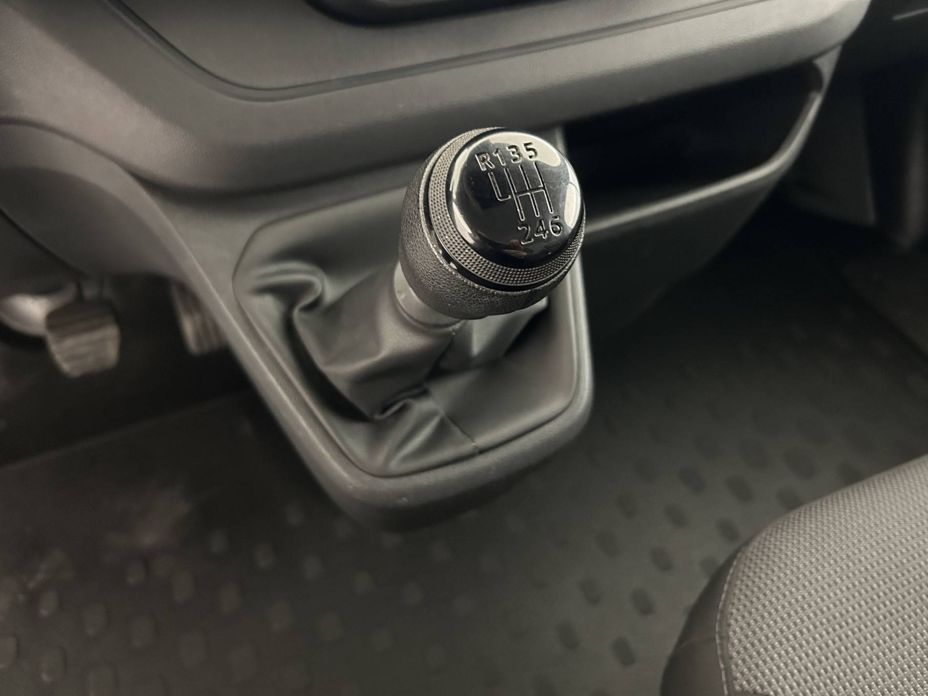 Vente en ligne Renault Trafic 3 Fourgon TRAFIC FGN L1H1 2800 KG BLUE DCI 110 au prix de 20 990 €