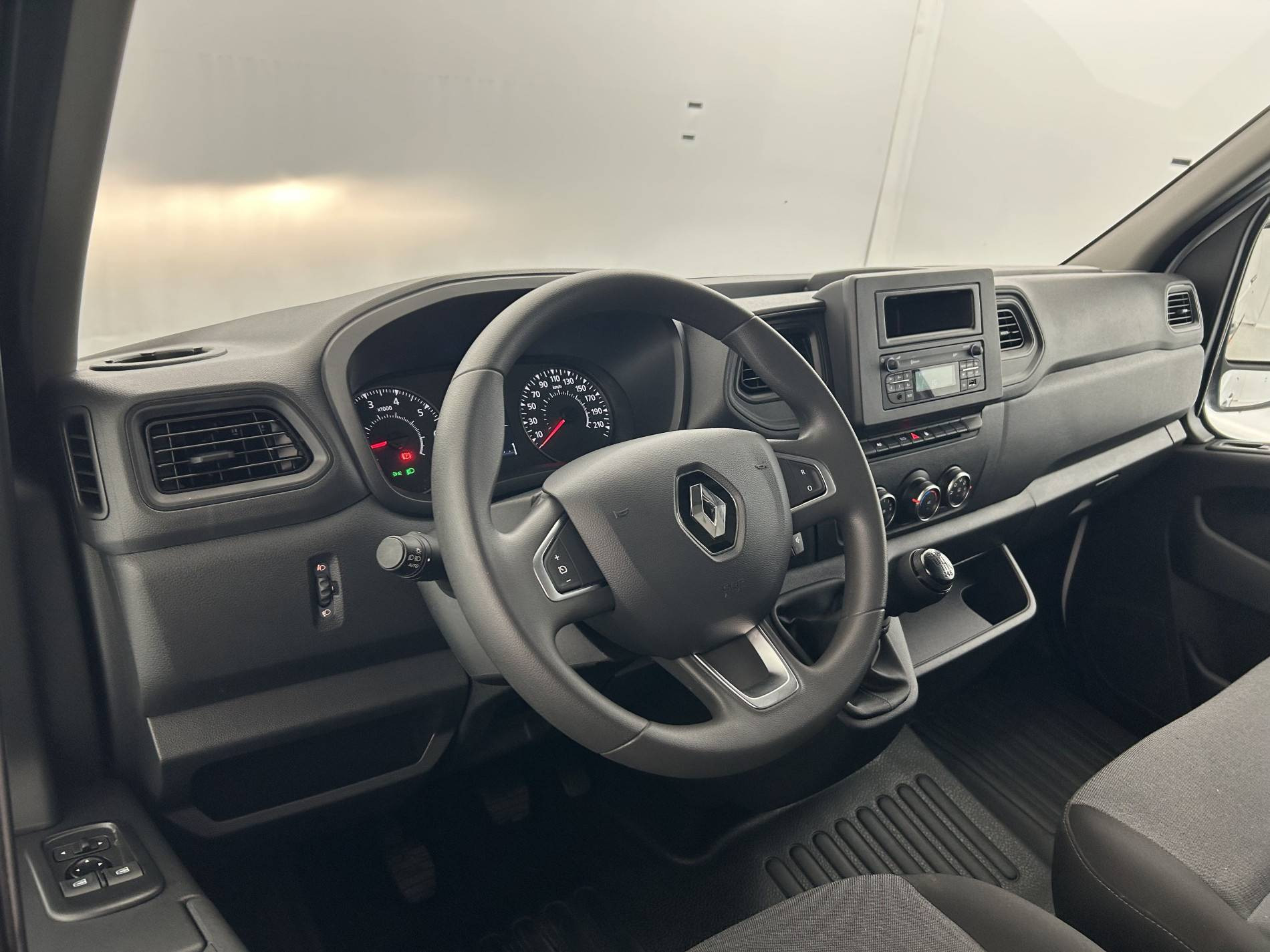 Vente en ligne Renault Master Fourgon MASTER FGN TRAC F3500 L3H3 BLUE DCI 135 au prix de 26 490 €