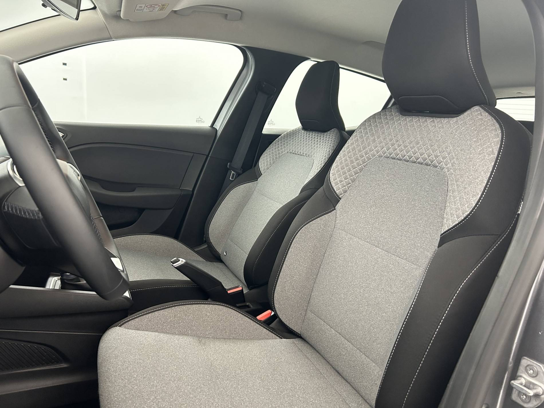 Vente en ligne Renault Clio 5 Clio E-Tech full hybrid 145 ch GSR2 au prix de 19 990 €