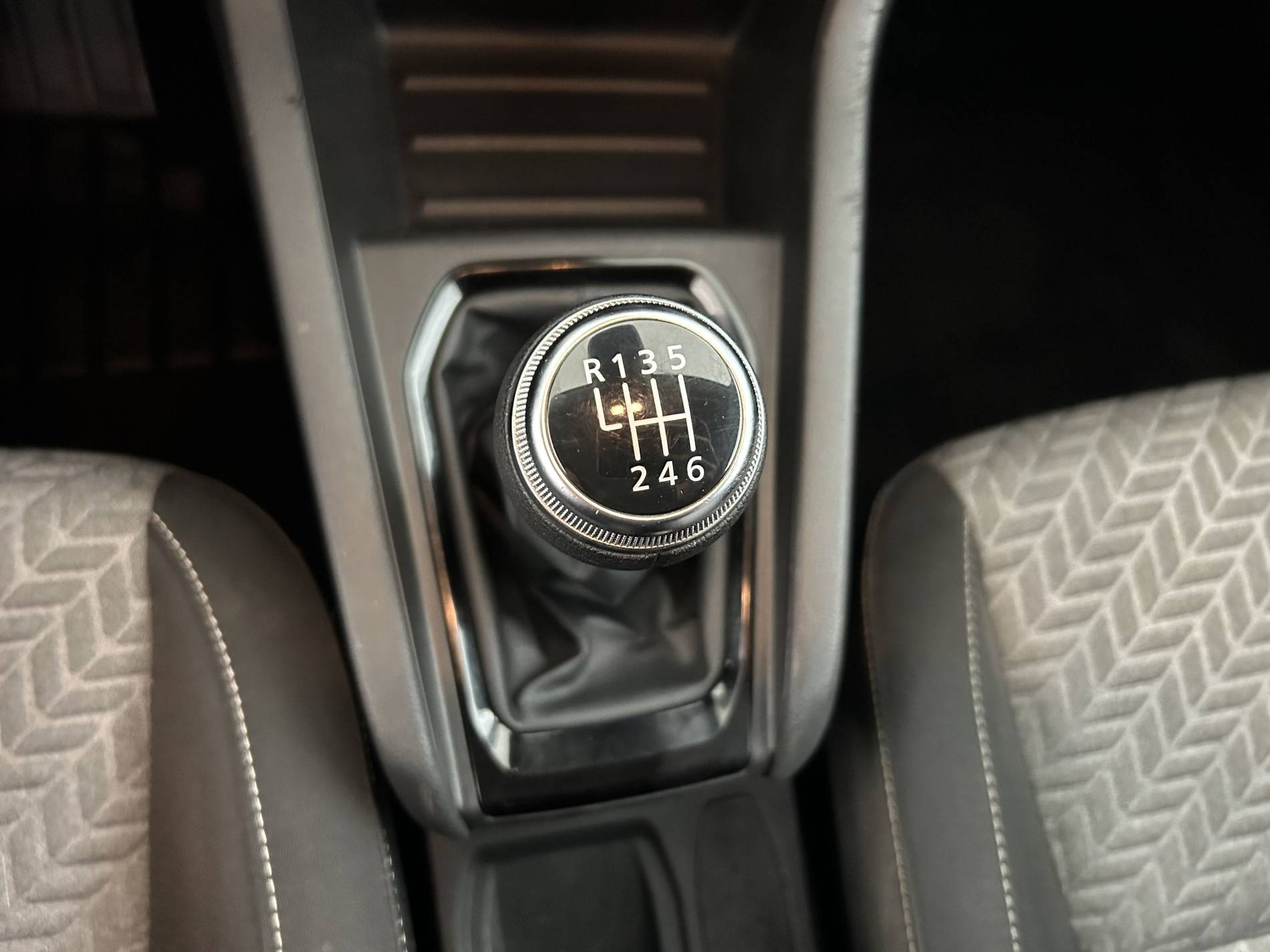 Vente en ligne Renault Clio 5 CLIO SOCIETE BLUE DCI 100 au prix de 14 990 €