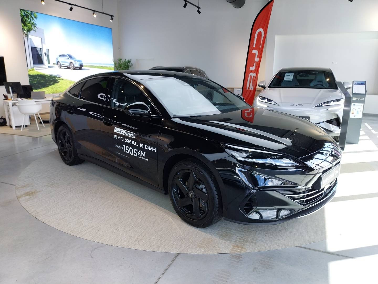 Vente en ligne Byd Seal 6 DM-i  1.5l DM-i 156 kW PHEV au prix de 33 890 €