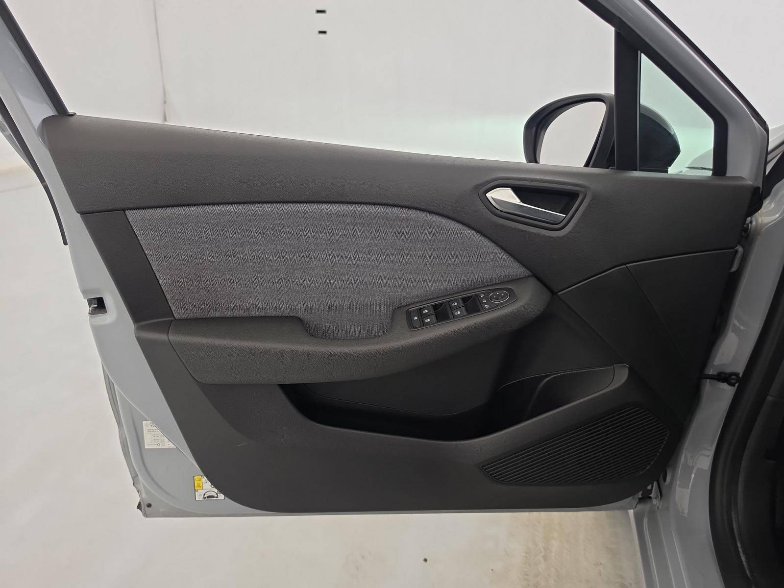 Vente en ligne Renault Clio 5 Clio E-Tech full hybrid 145 au prix de 18 390 €