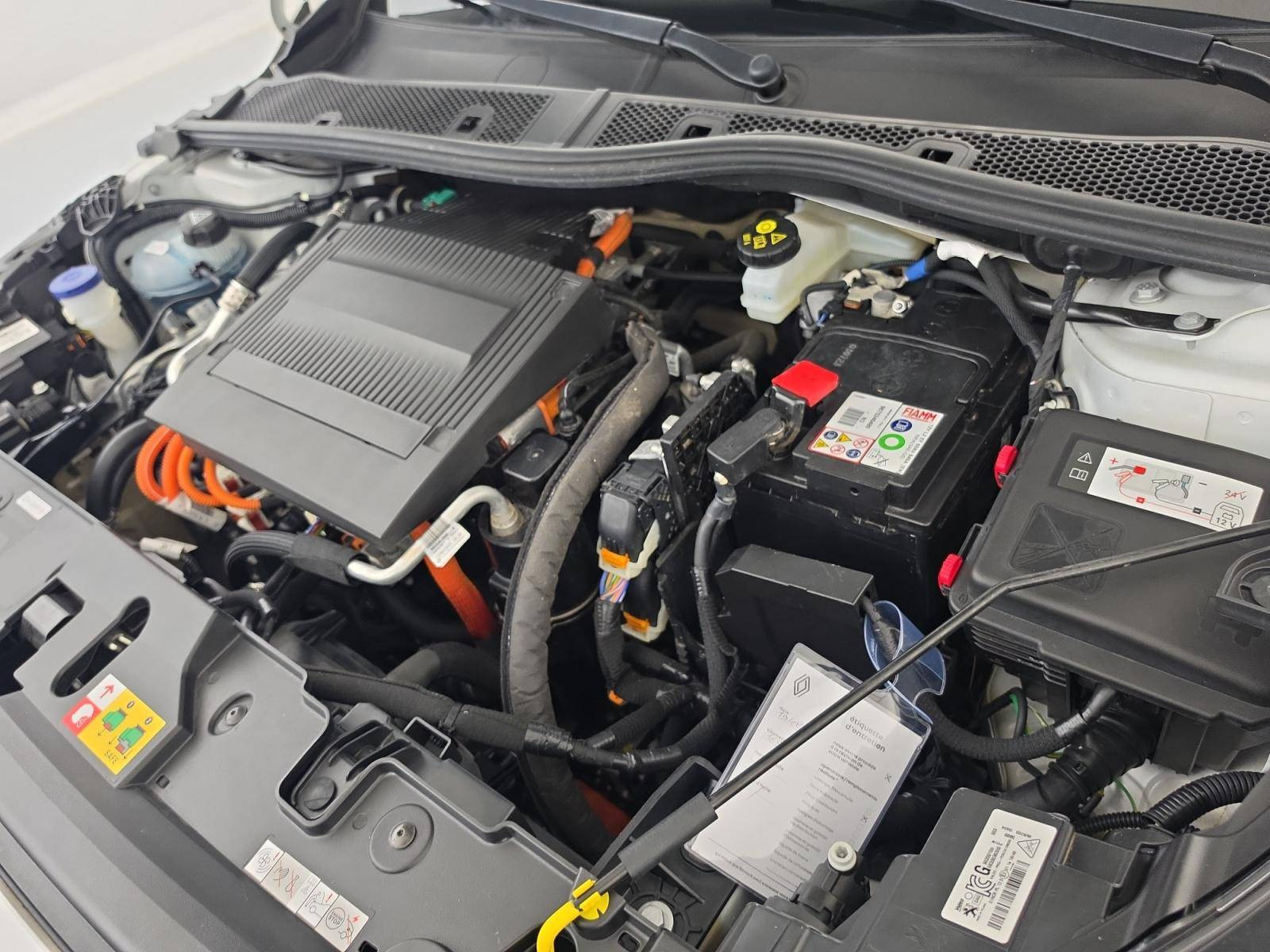 Vente en ligne Peugeot E-208  50 kWh 136ch au prix de 17 890 €