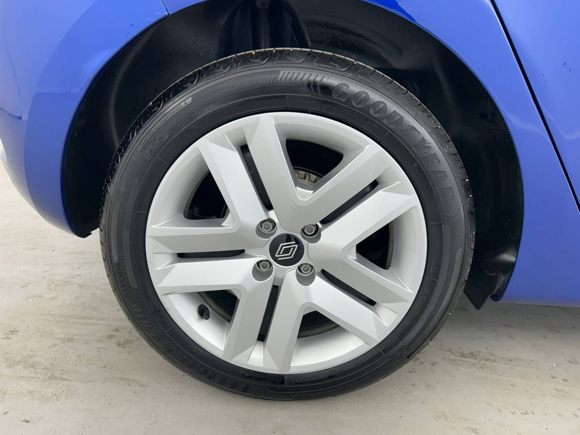 Vente en ligne Renault Clio 5 Clio TCe 90 au prix de 15 990 €