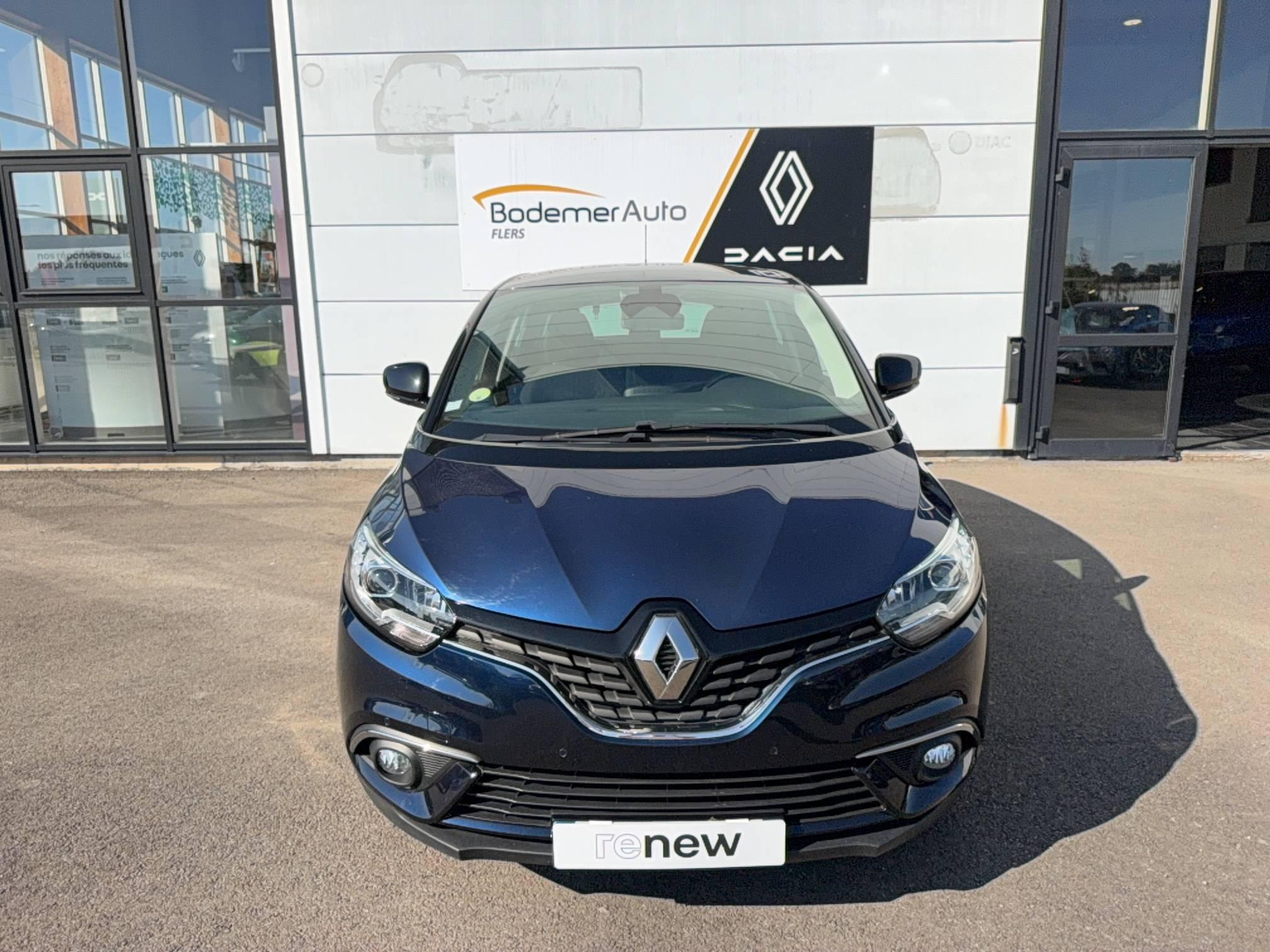 Vente en ligne Renault Scenic 4 Scenic Blue dCi 120 au prix de 14 490 €