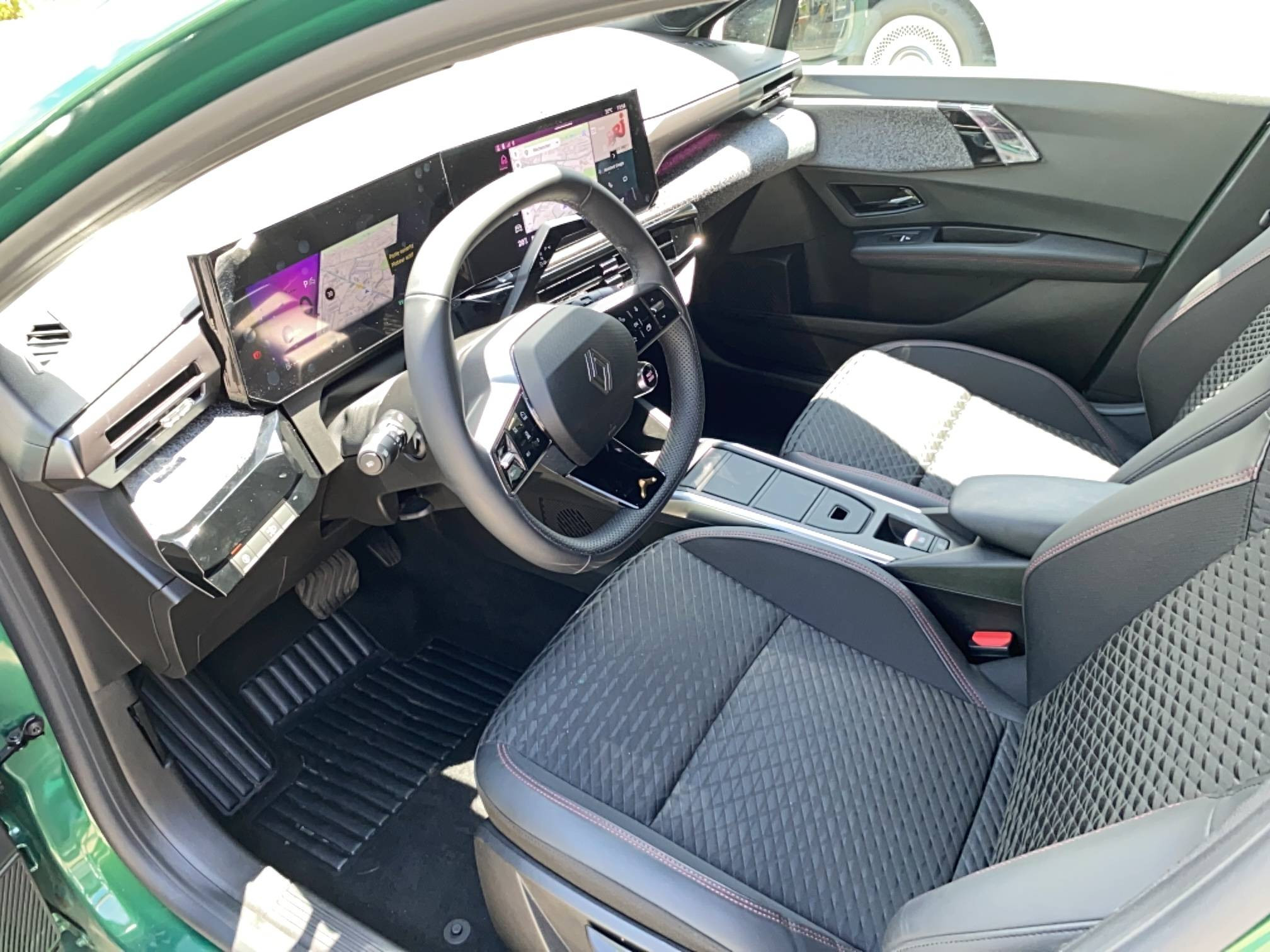 Vente en ligne Renault Clio 6 Clio E-Tech full hybrid 160 ch au prix de 25 890 €