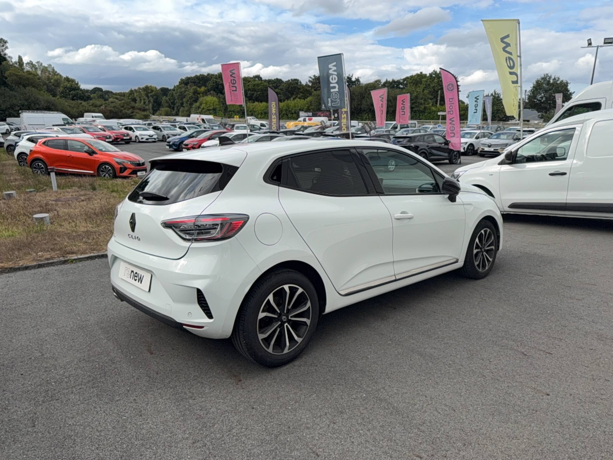 Vente en ligne Renault Clio 5 Clio TCe 90 au prix de 16 390 €
