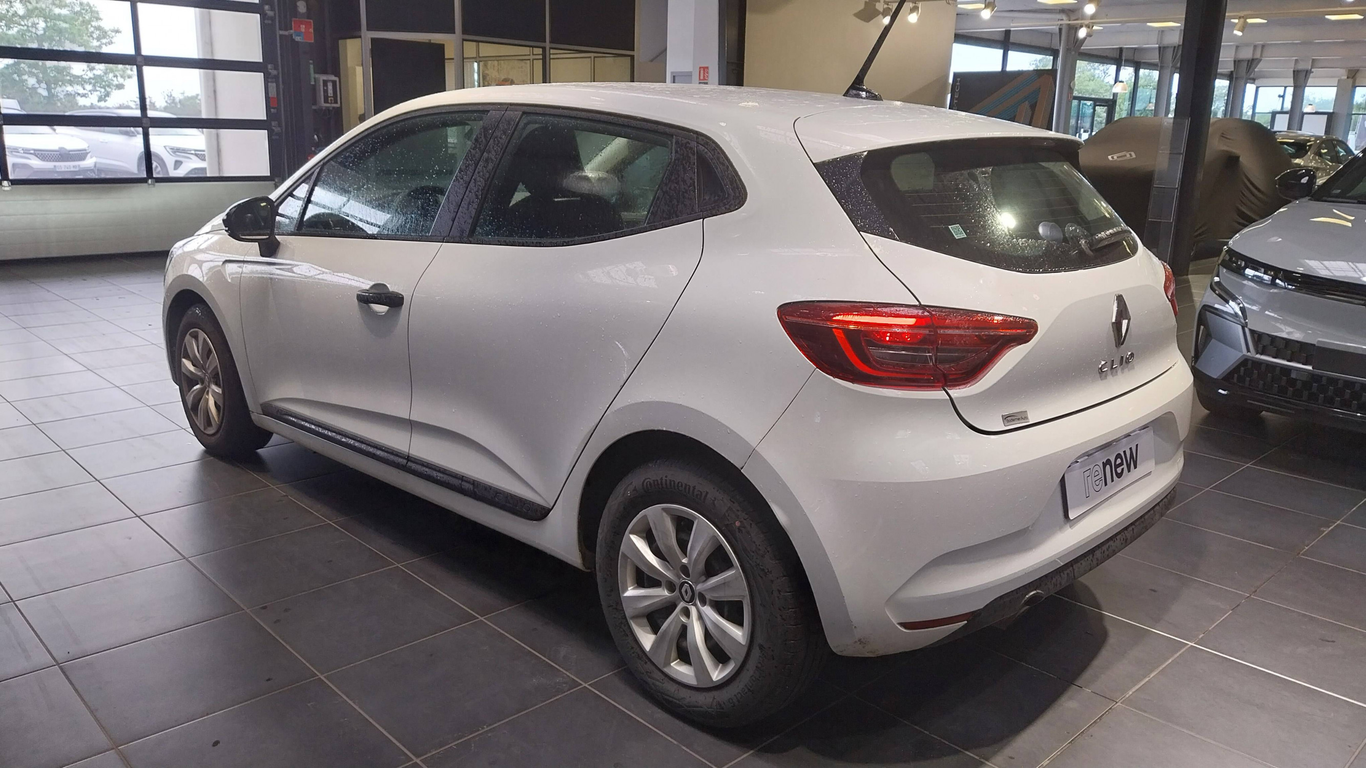 Vente en ligne Renault Clio 5 Clio SCe 65 au prix de 12 490 €