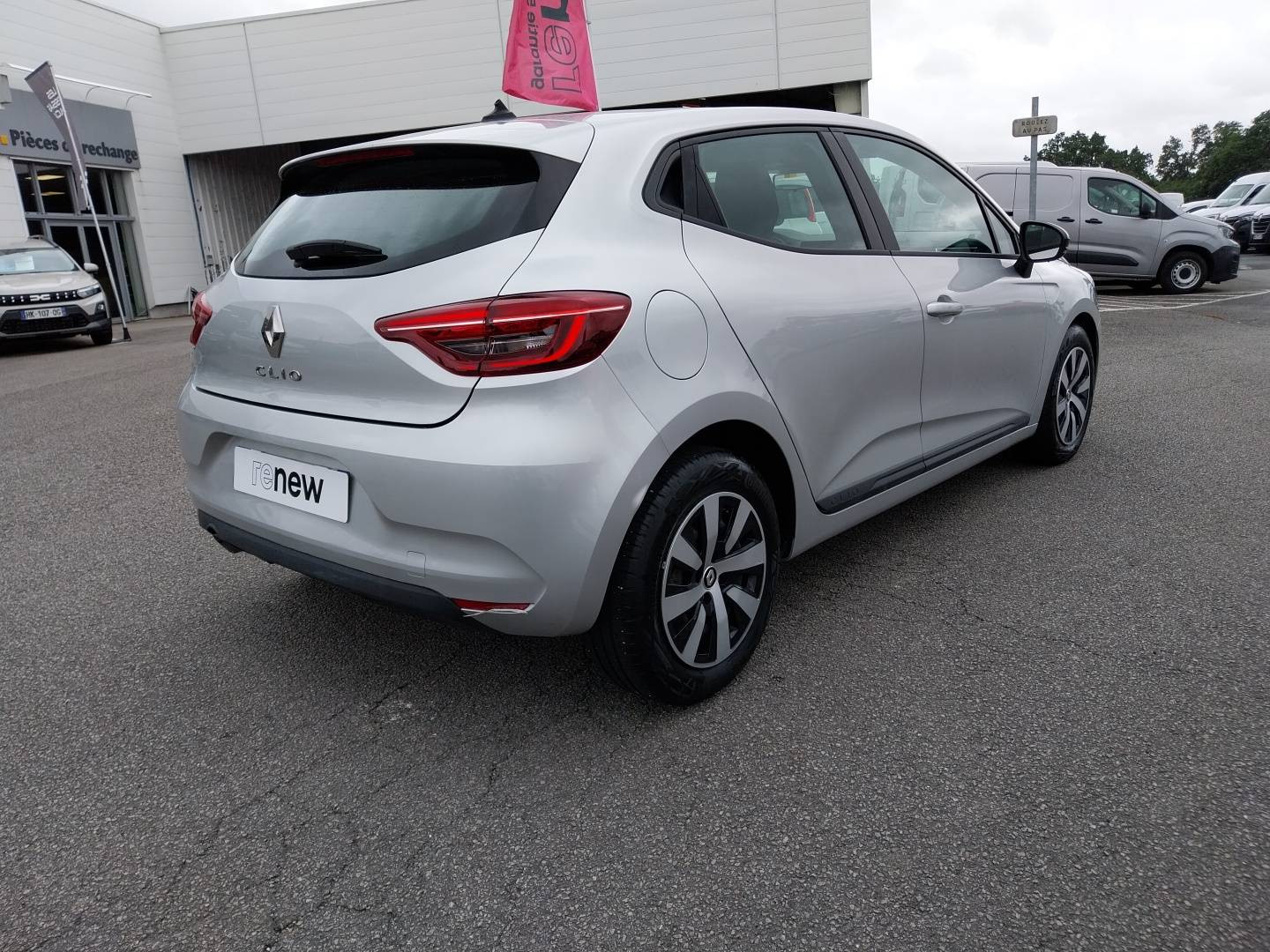 Vente en ligne Renault Clio 5 Clio TCe 90 au prix de 13 990 €