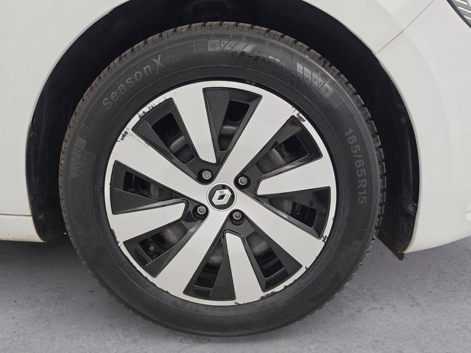 Vente en ligne Renault Clio 5 Clio TCe 90 au prix de 13 800 €