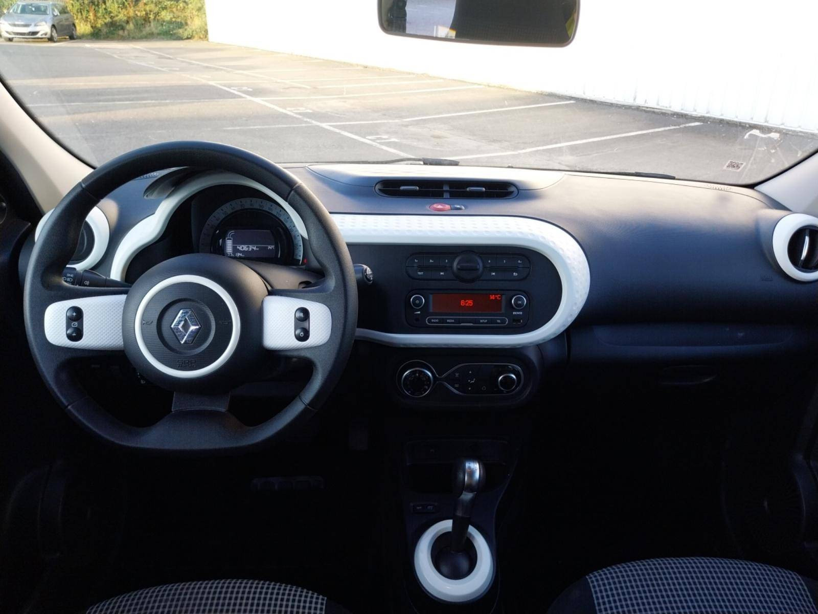 Vente en ligne Renault Twingo Electrique Twingo III E-Tech au prix de 12 490 €