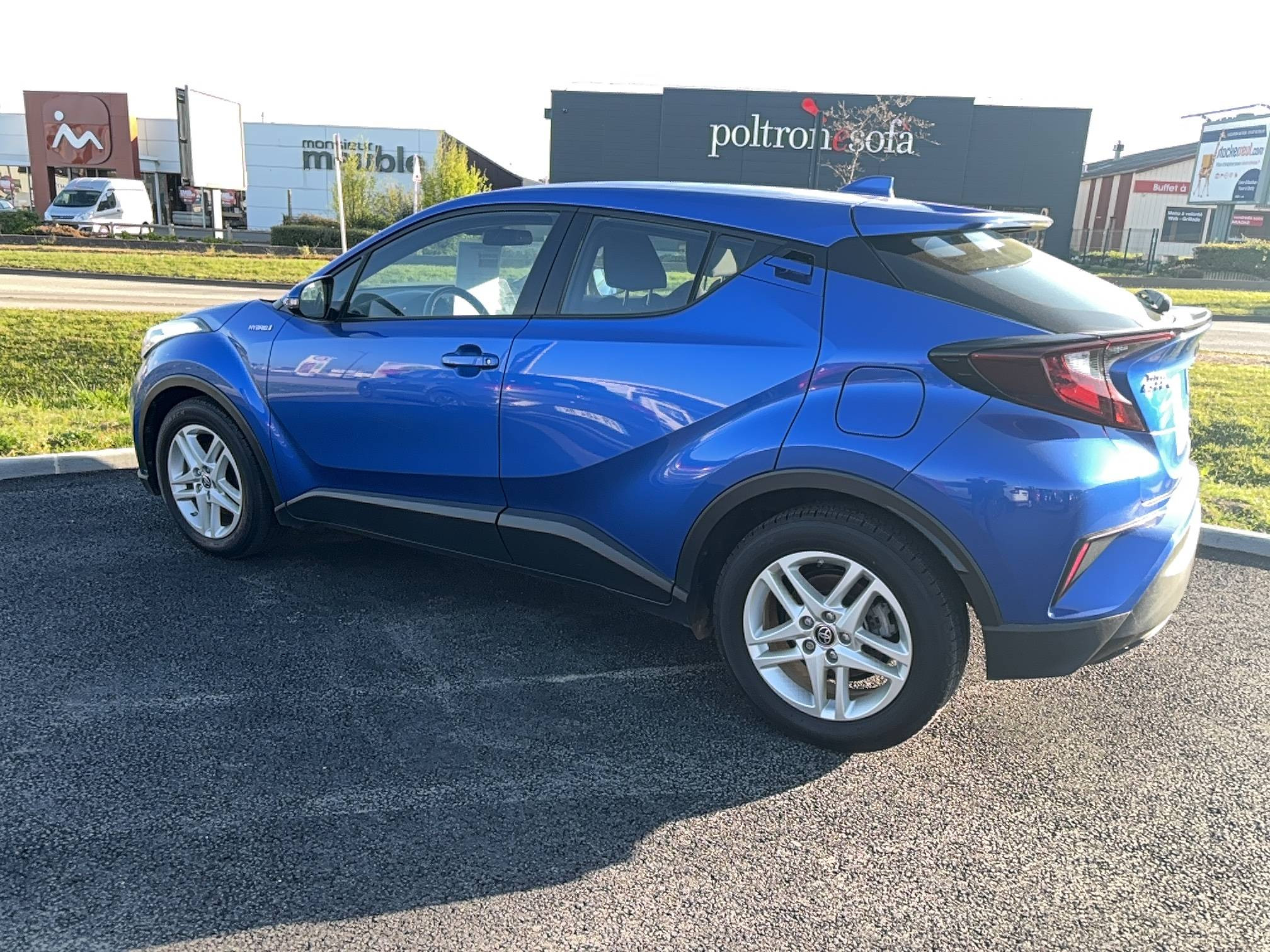Vente en ligne Toyota C-HR C-HR Hybride 1.8L au prix de 19 990 €
