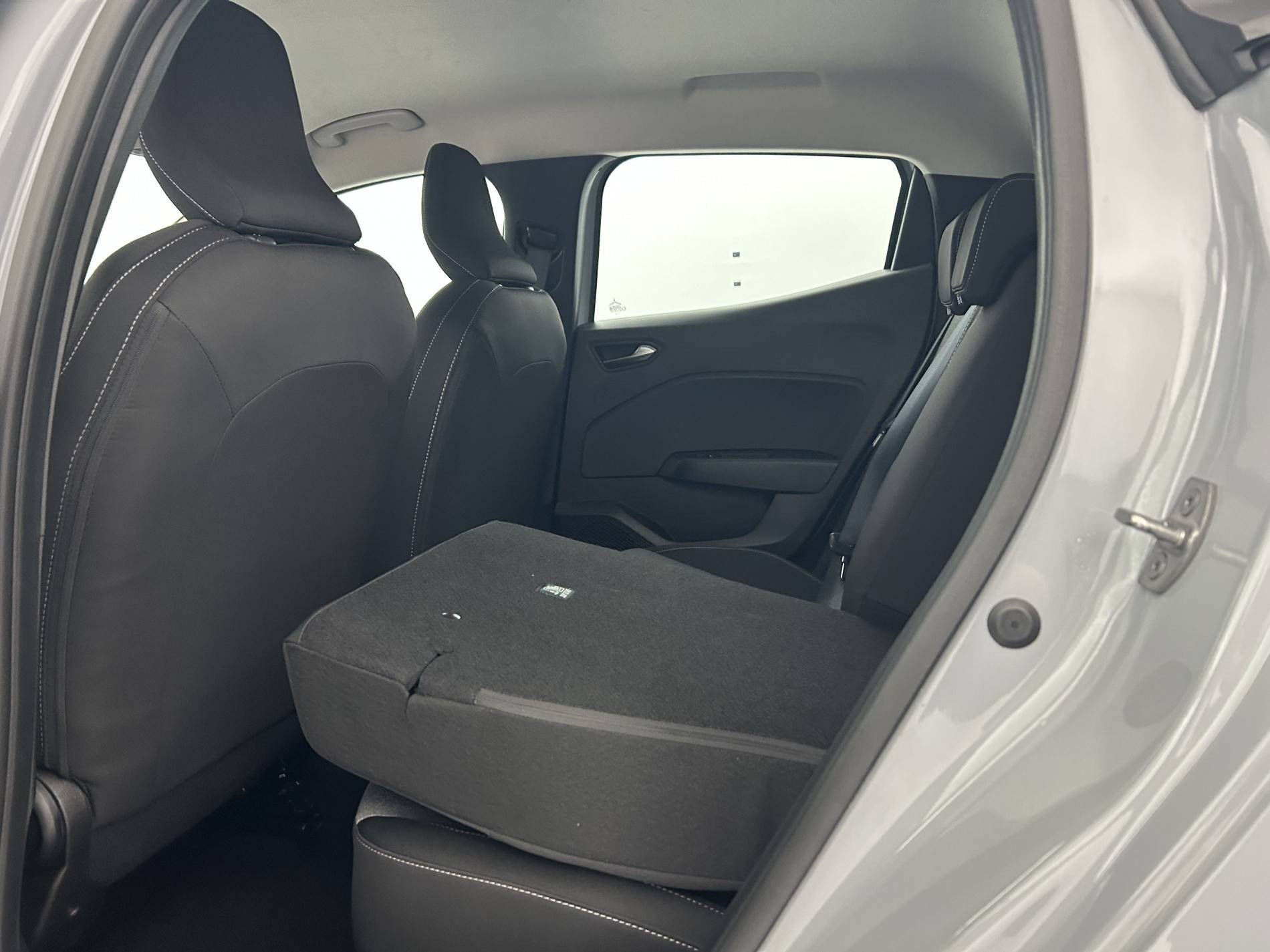 Vente en ligne Renault Clio 5 Clio E-Tech full hybrid 145 ch GSR2 au prix de 19 490 €