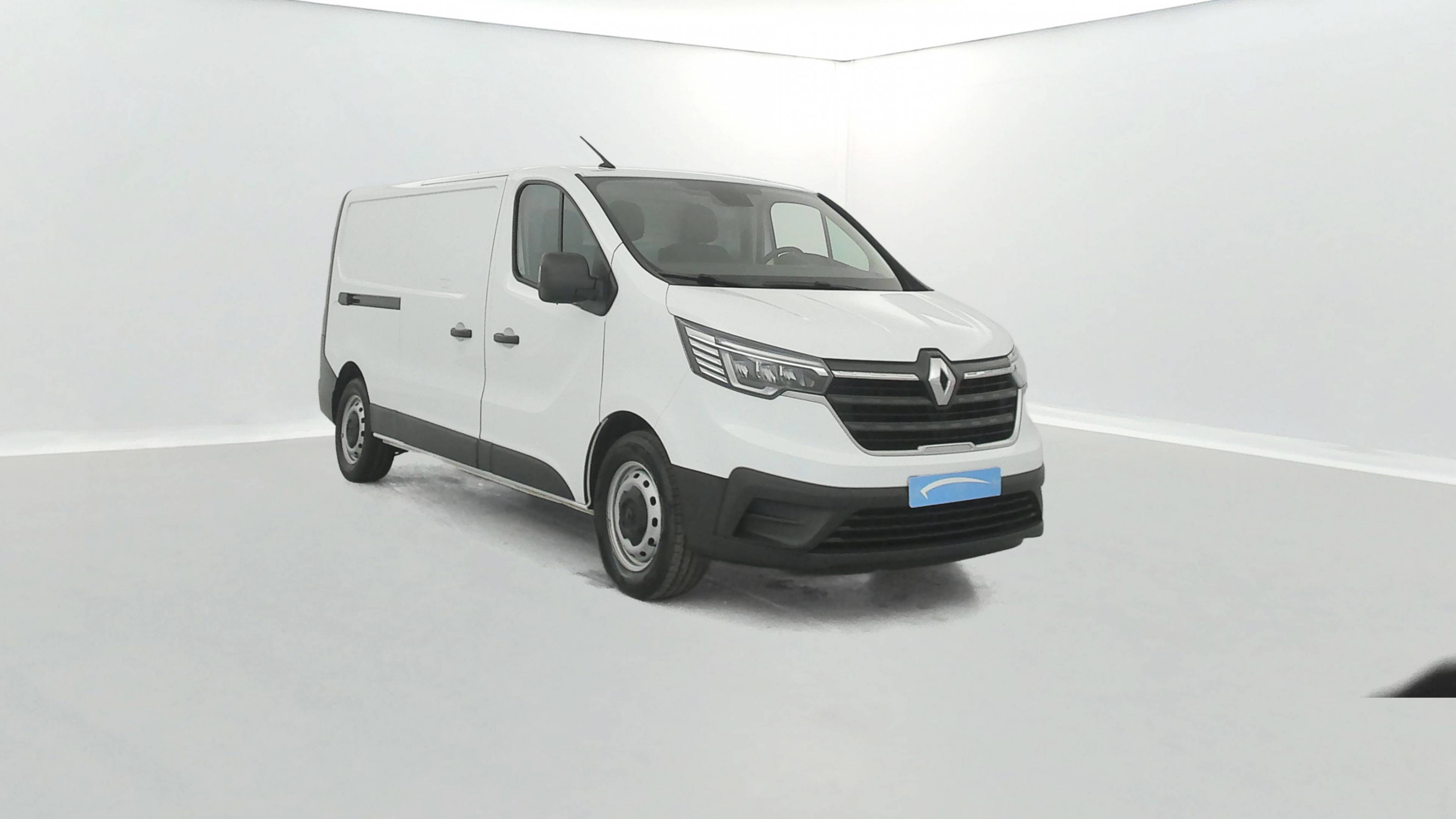Vente en ligne Renault Trafic 3 Fourgon TRAFIC FGN L2H1 3000 KG BLUE DCI 130 au prix de 23 490 €