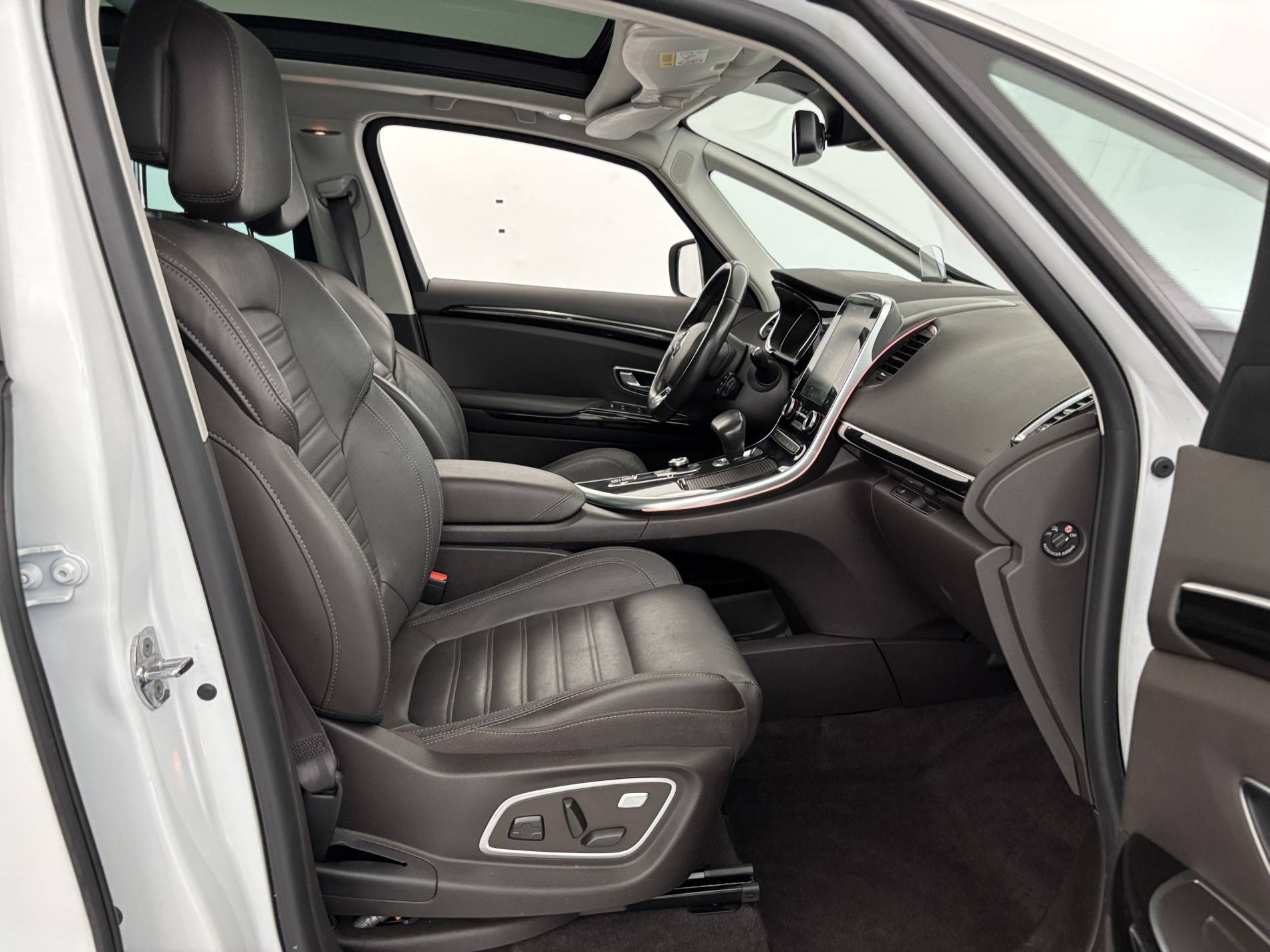 Vente en ligne Renault Espace 5 Espace dCi 160 Energy Twin Turbo au prix de 16 990 €