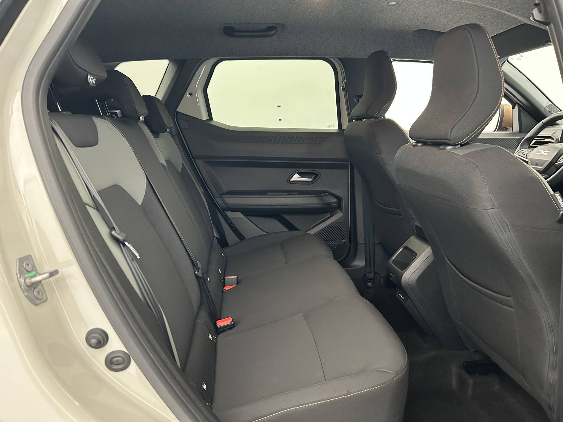 Vente en ligne Dacia Duster  Hybrid 140 au prix de 26 480 €